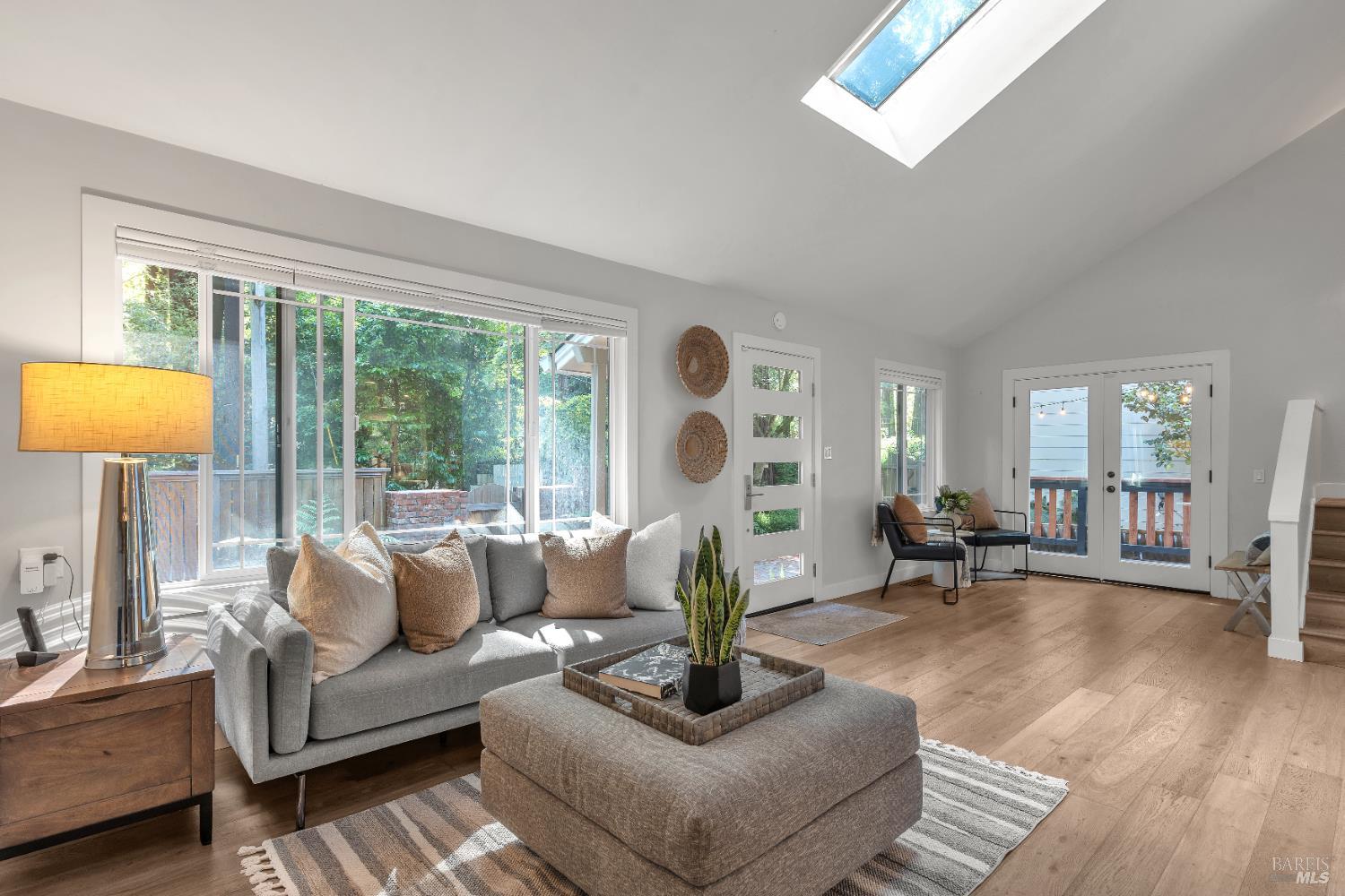 Mill Valley, California, 94941, United States, 4 Bedrooms Bedrooms, ,4 BathroomsBathrooms,Residential,For Sale,1793282