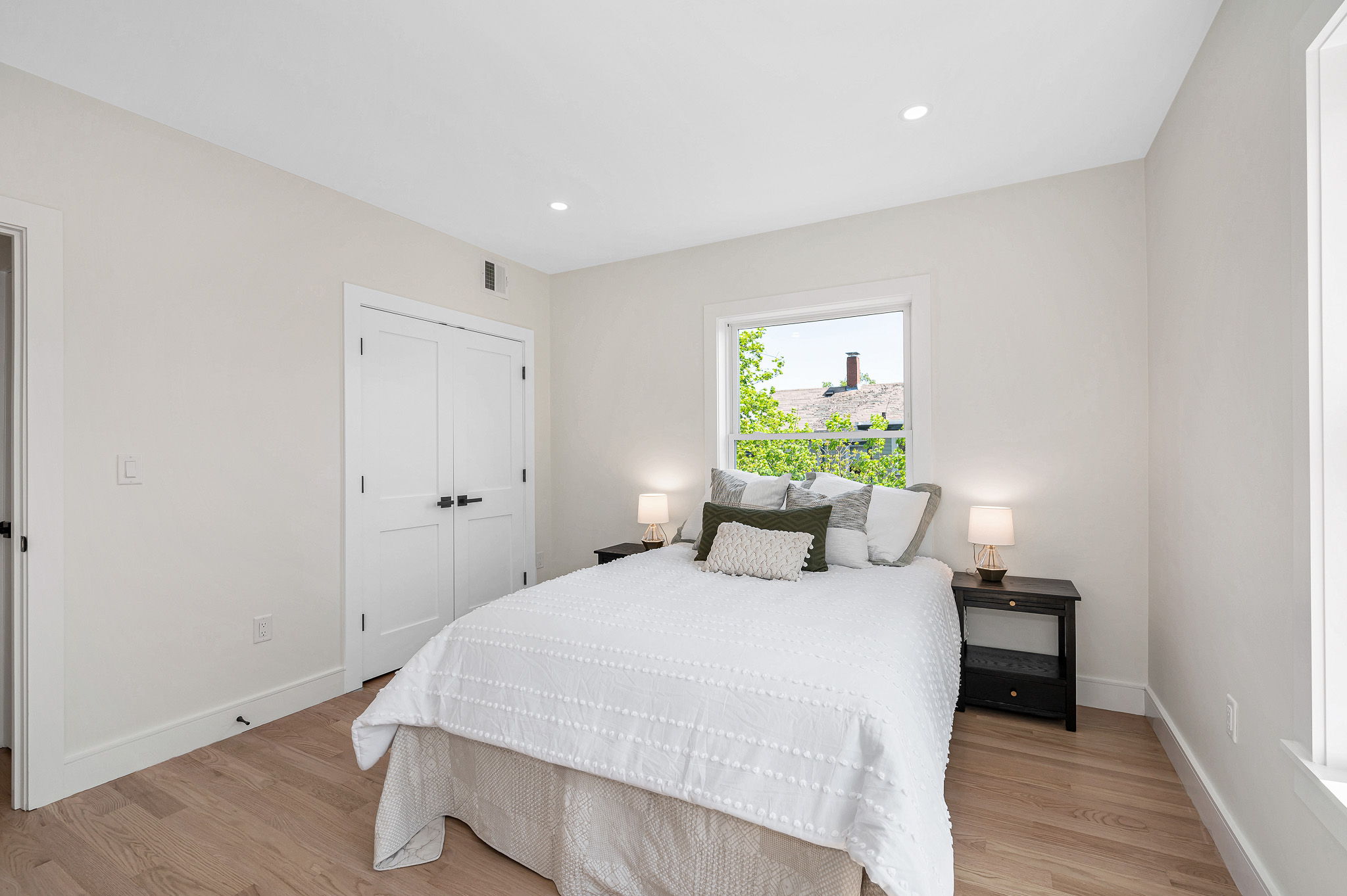 Wakefield, Massachusetts, 01880, United States, 3 Bedrooms Bedrooms, ,3 BathroomsBathrooms,Residential,For Sale,1974087