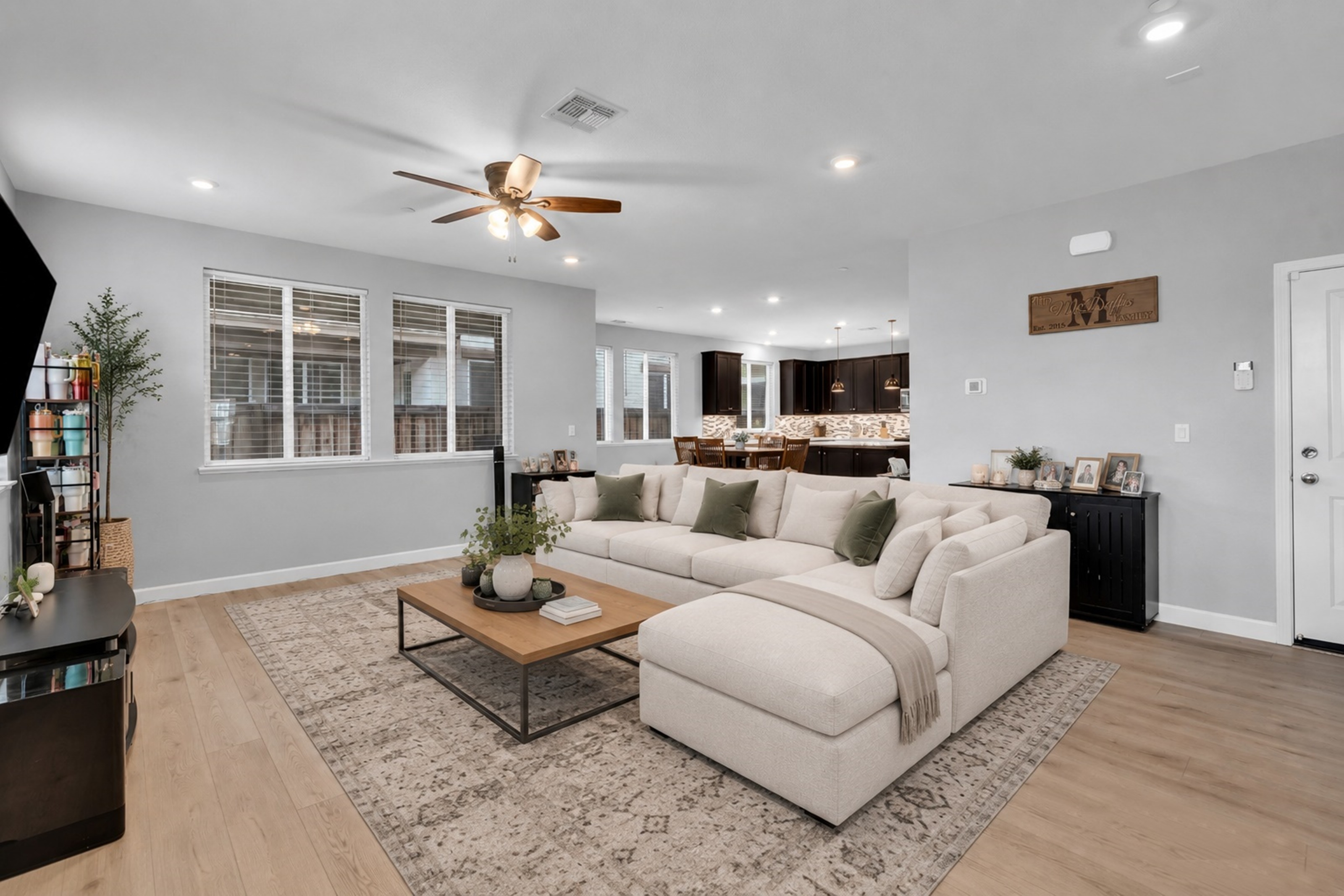  Elevated Brentwood Living - Efficient Home Built for Today’s Lifestyle - 物件實景