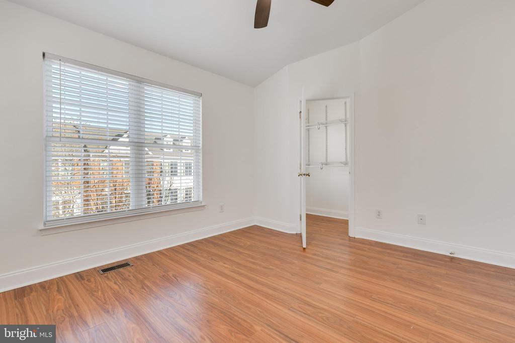 Chantilly, Virginia, 20152, United States, 4 Bedrooms Bedrooms, ,3 BathroomsBathrooms,Residential,For Sale,1988850