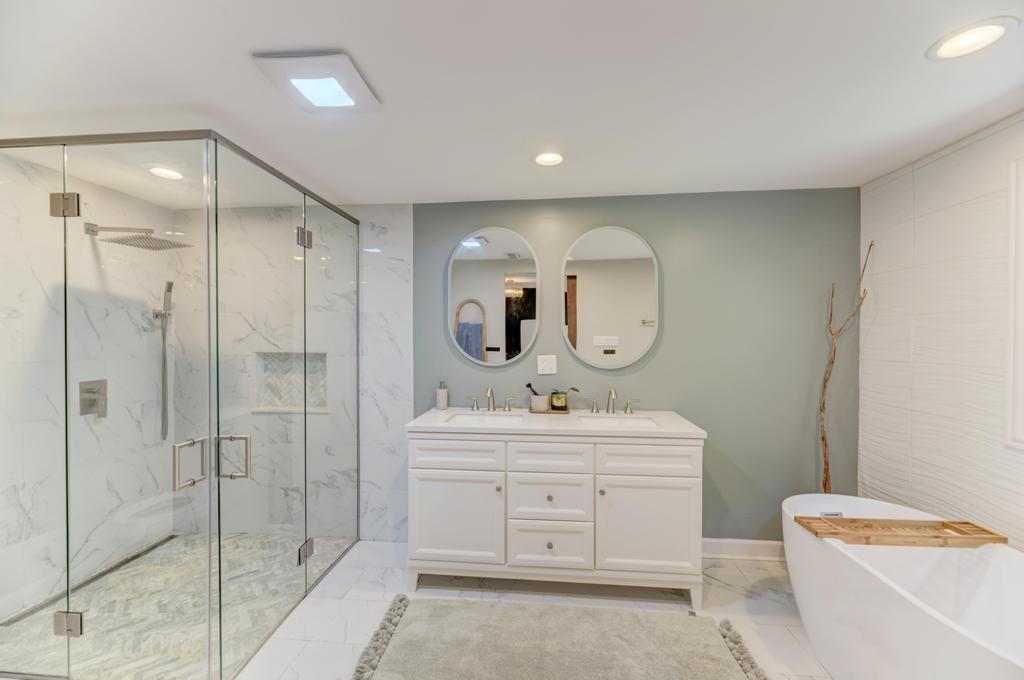 Bensenville, Illinois, 60106, United States, 4 Bedrooms Bedrooms, ,3 BathroomsBathrooms,Residential,For Sale,1910503