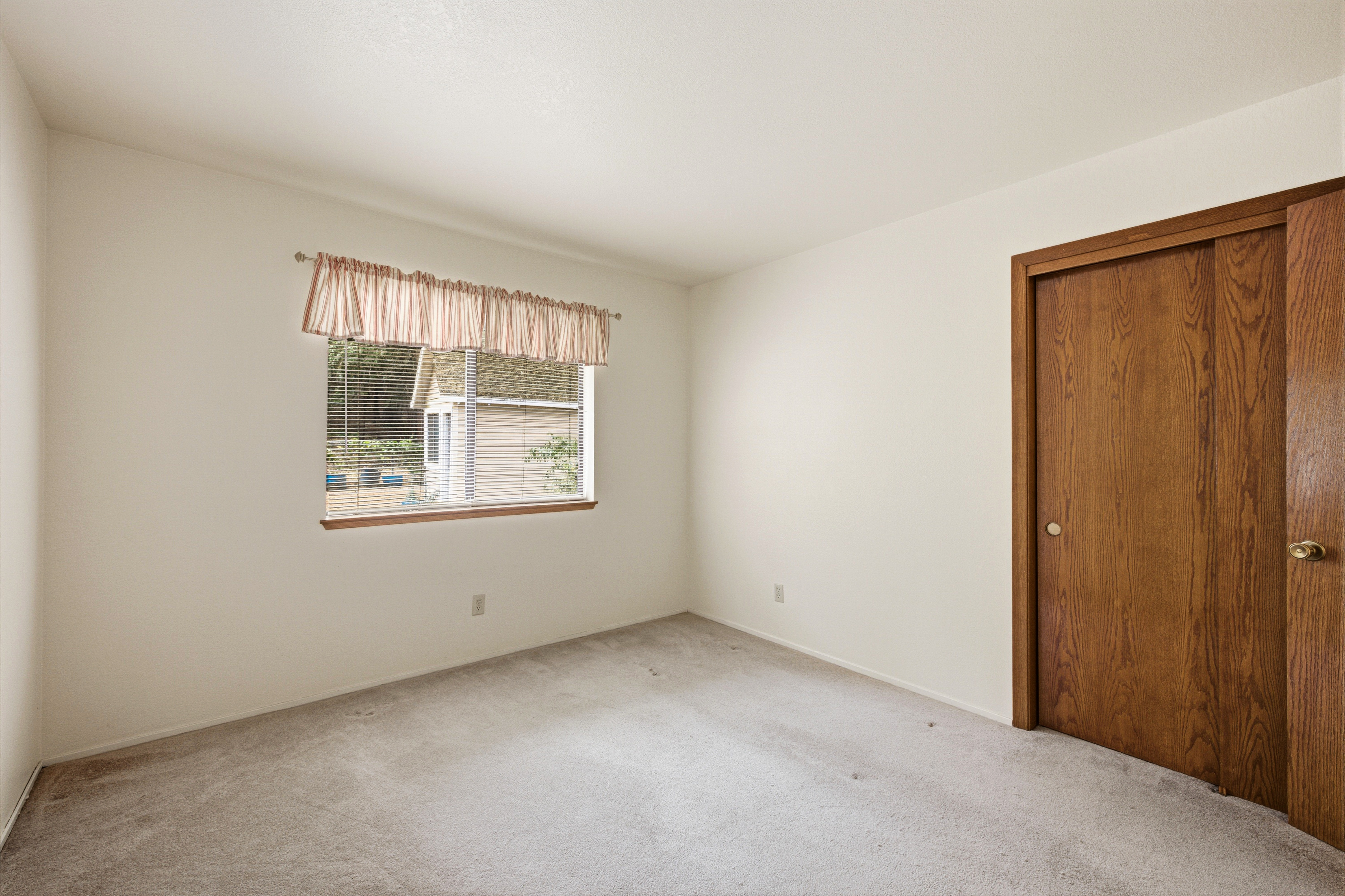  5648 Vacation Boulevard, Somerset, CA 95684 - 物件實景