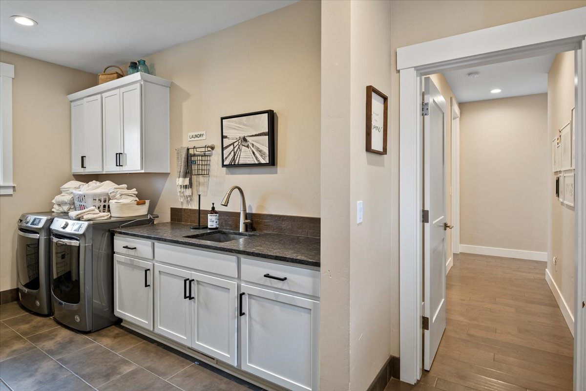 Redmond, Oregon, 97756, United States, 3 Bedrooms Bedrooms, ,3 BathroomsBathrooms,Residential,For Sale,1743690
