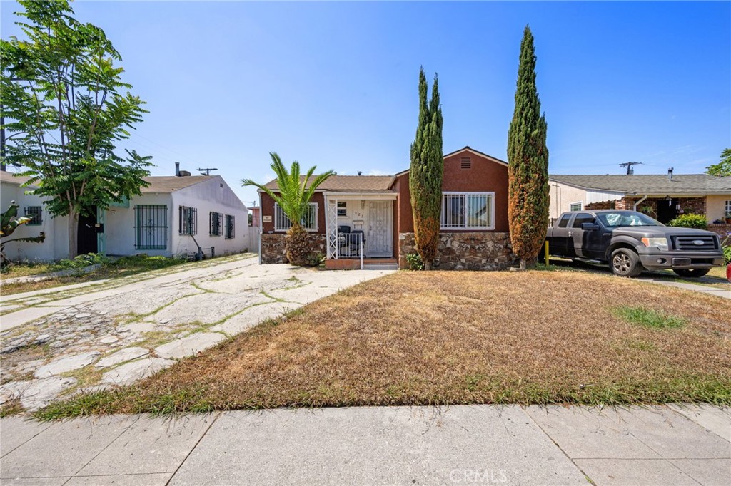 Los Angeles, California, 90044, United States, 3 Bedrooms Bedrooms, ,1 BathroomBathrooms,Residential,For Sale,1937466