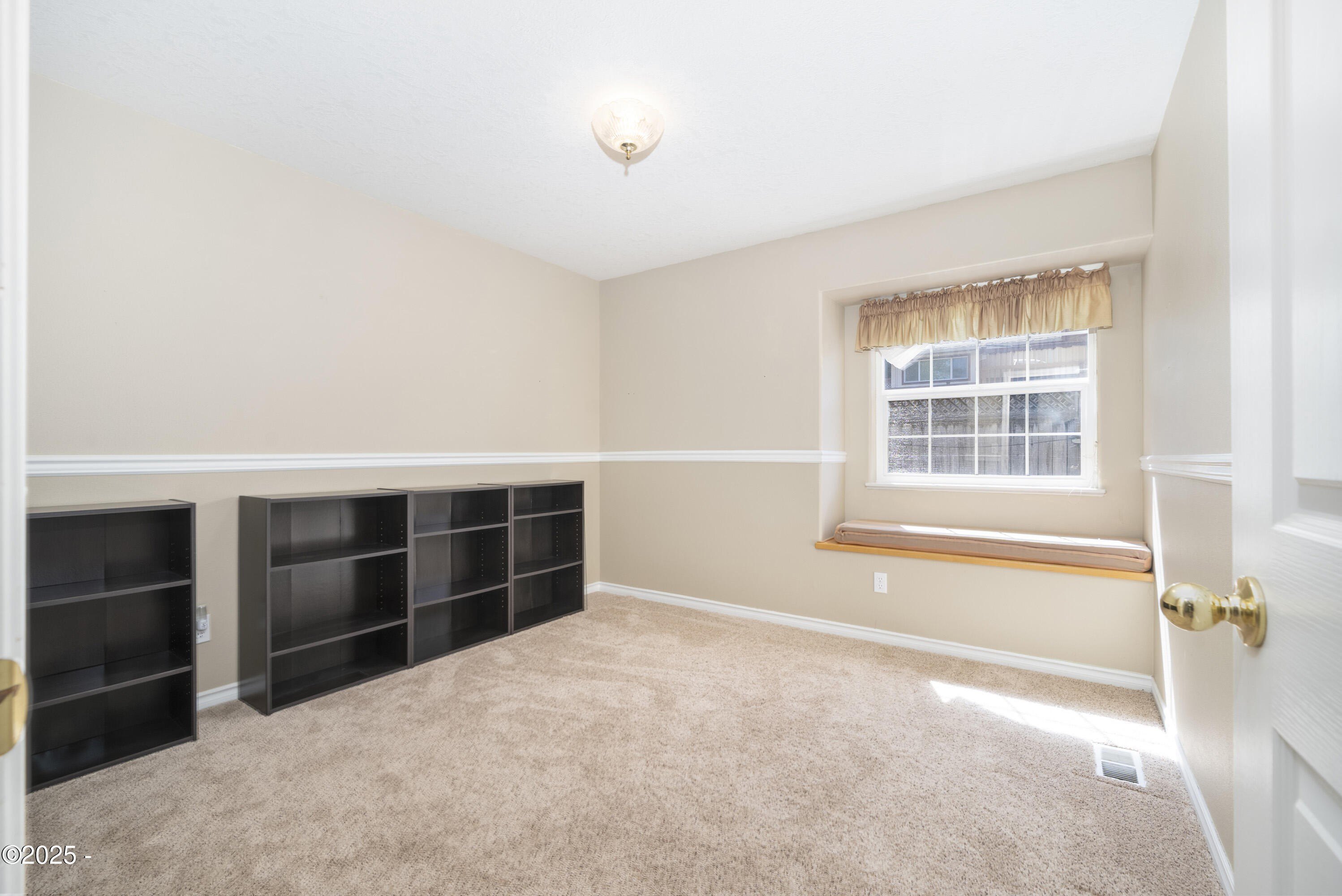 Lincoln City, Oregon, 97365, United States, 2 Bedrooms Bedrooms, ,2 BathroomsBathrooms,Residential,For Sale,1858189