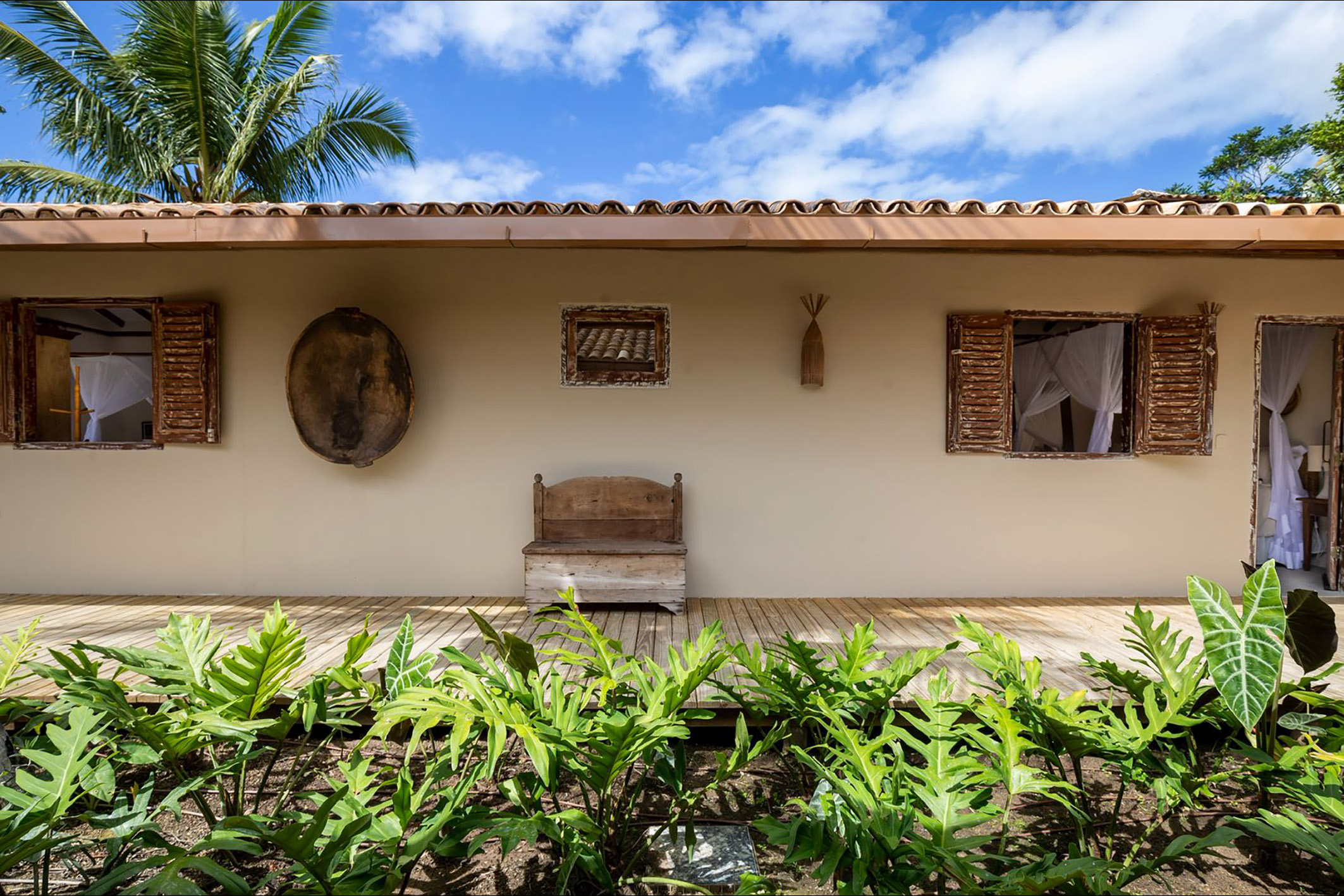  Refined residence with sophisticated interiors and native forest views - 物件實景