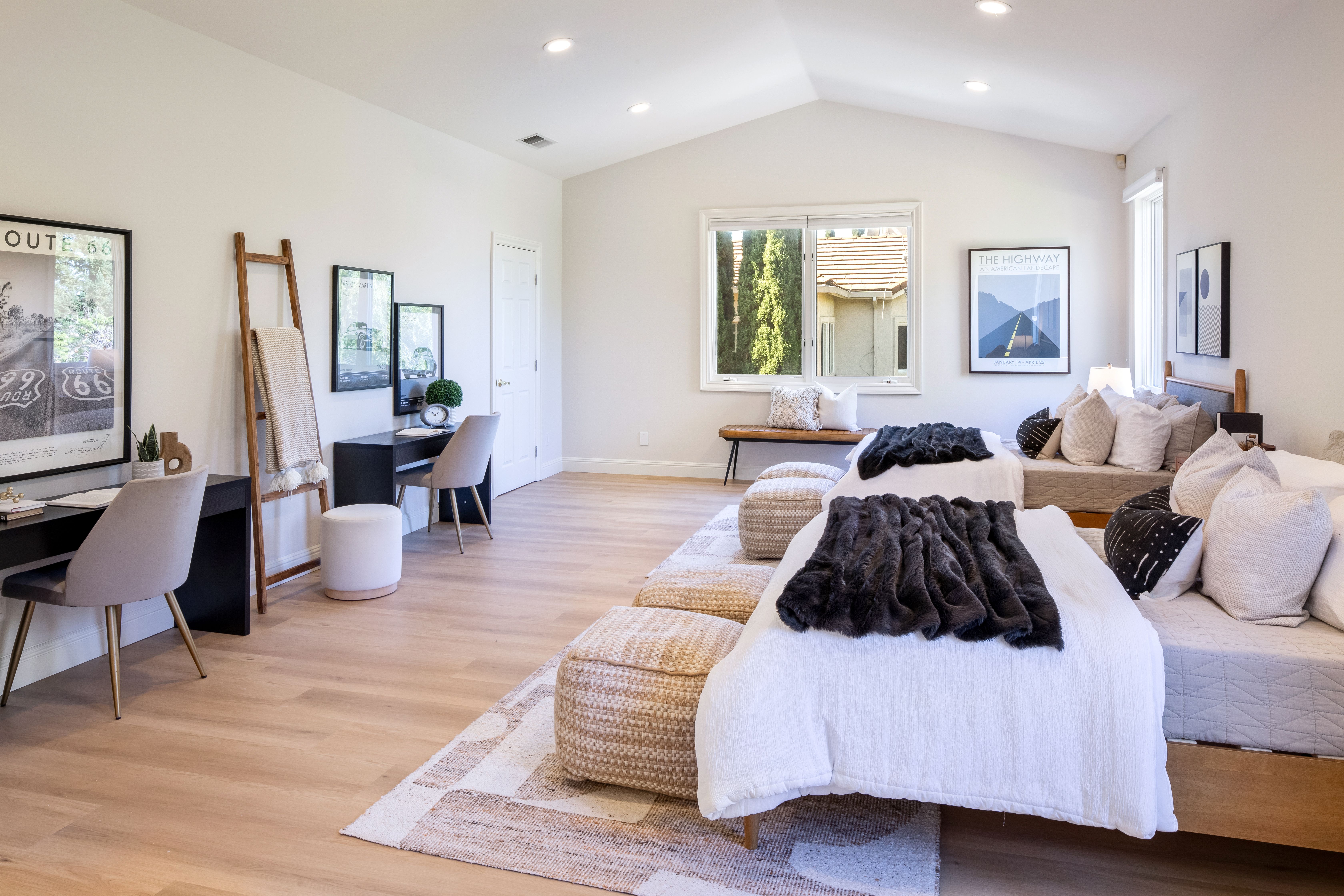 Grand Tudor Estate Offering Luxury Living in Gated Vineyard Heights - 物件實景