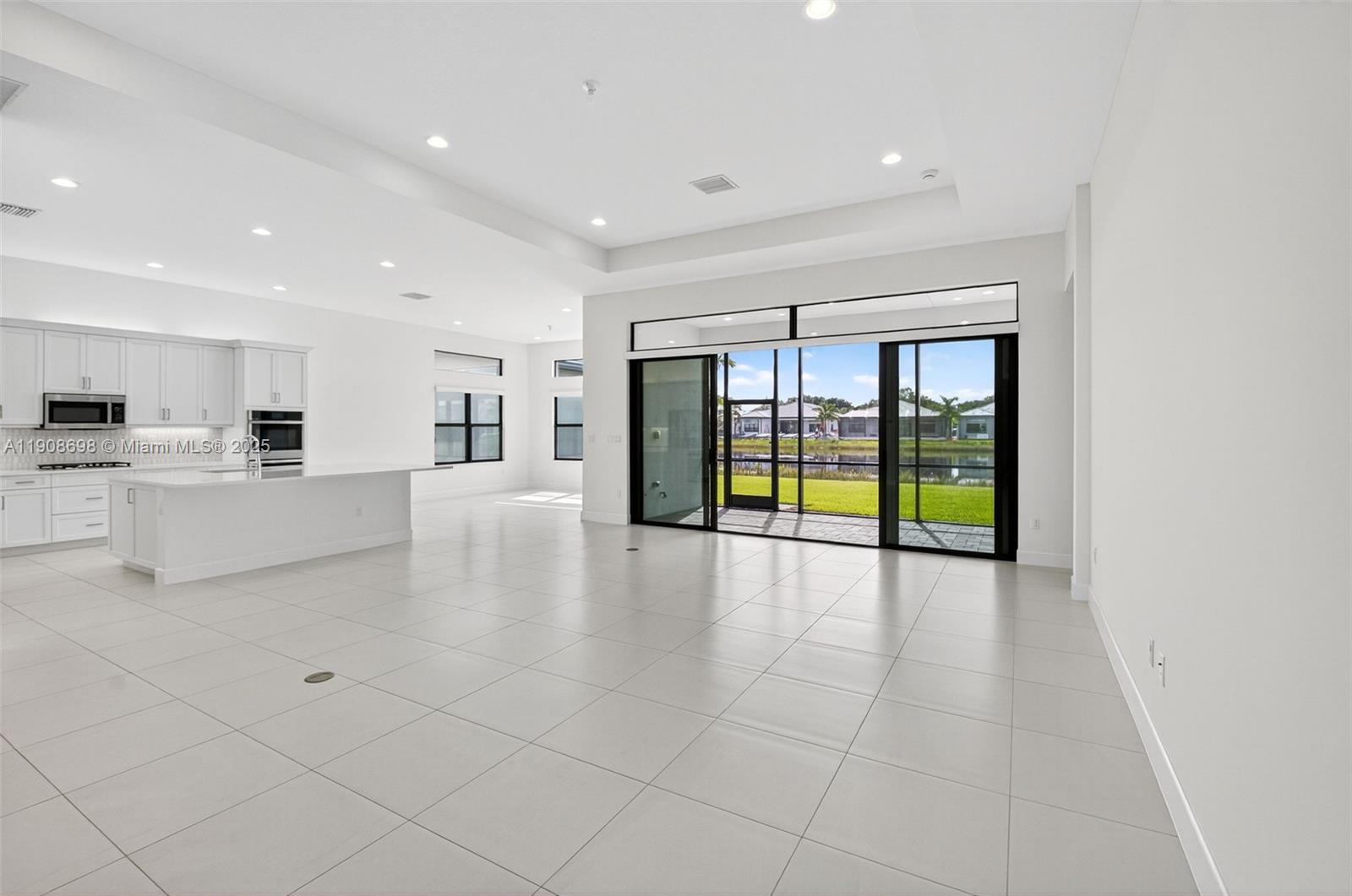 Boynton Beach, Florida, 33473, United States, 3 Bedrooms Bedrooms, ,4 BathroomsBathrooms,Residential,For Sale,1991077