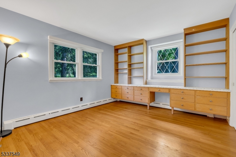 Raritan Twp., New Jersey, 08822, United States, 3 Bedrooms Bedrooms, ,2 BathroomsBathrooms,Residential,For Sale,1951157