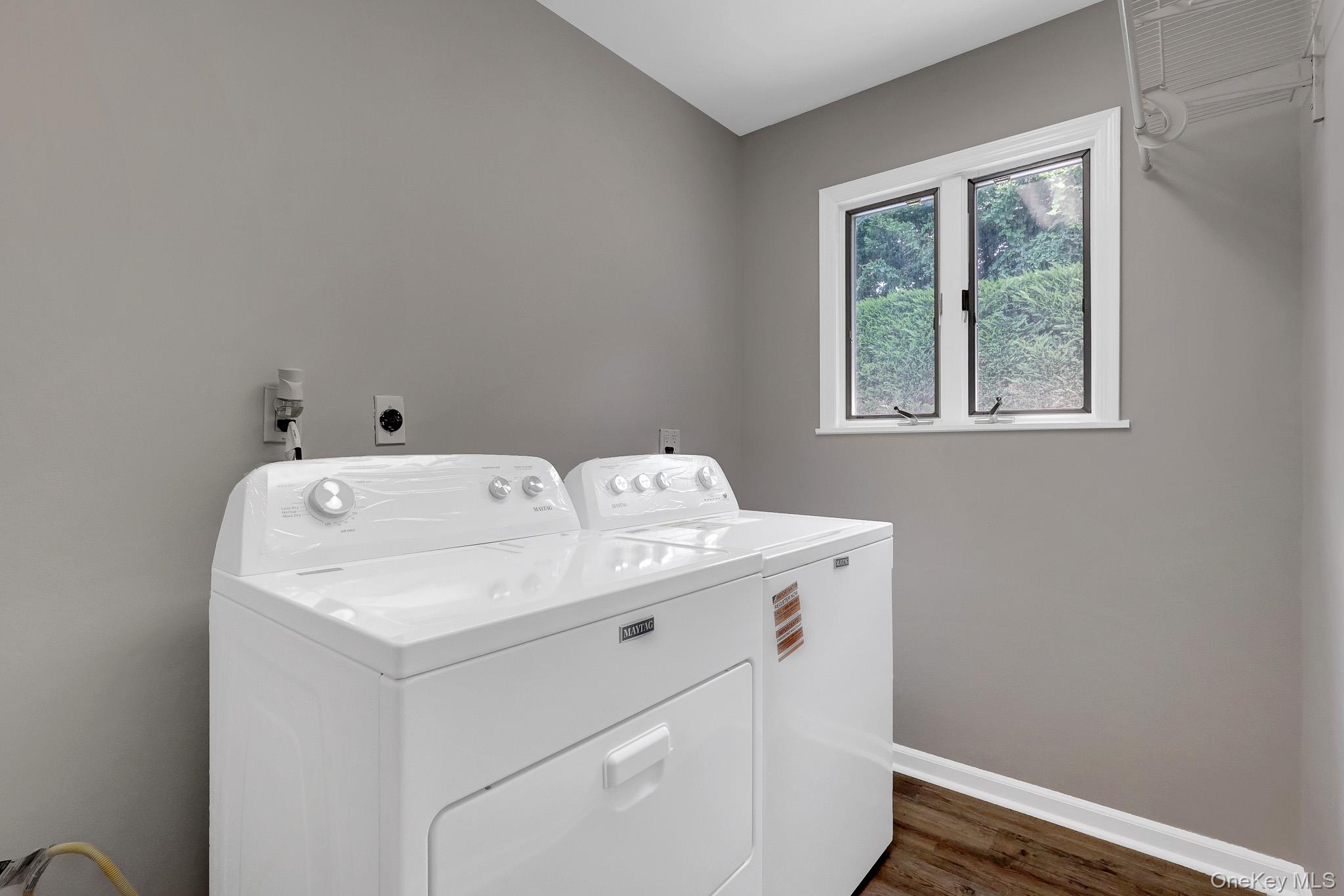  466 W 4th Street, West Islip, NY, 11795 - 物件實景