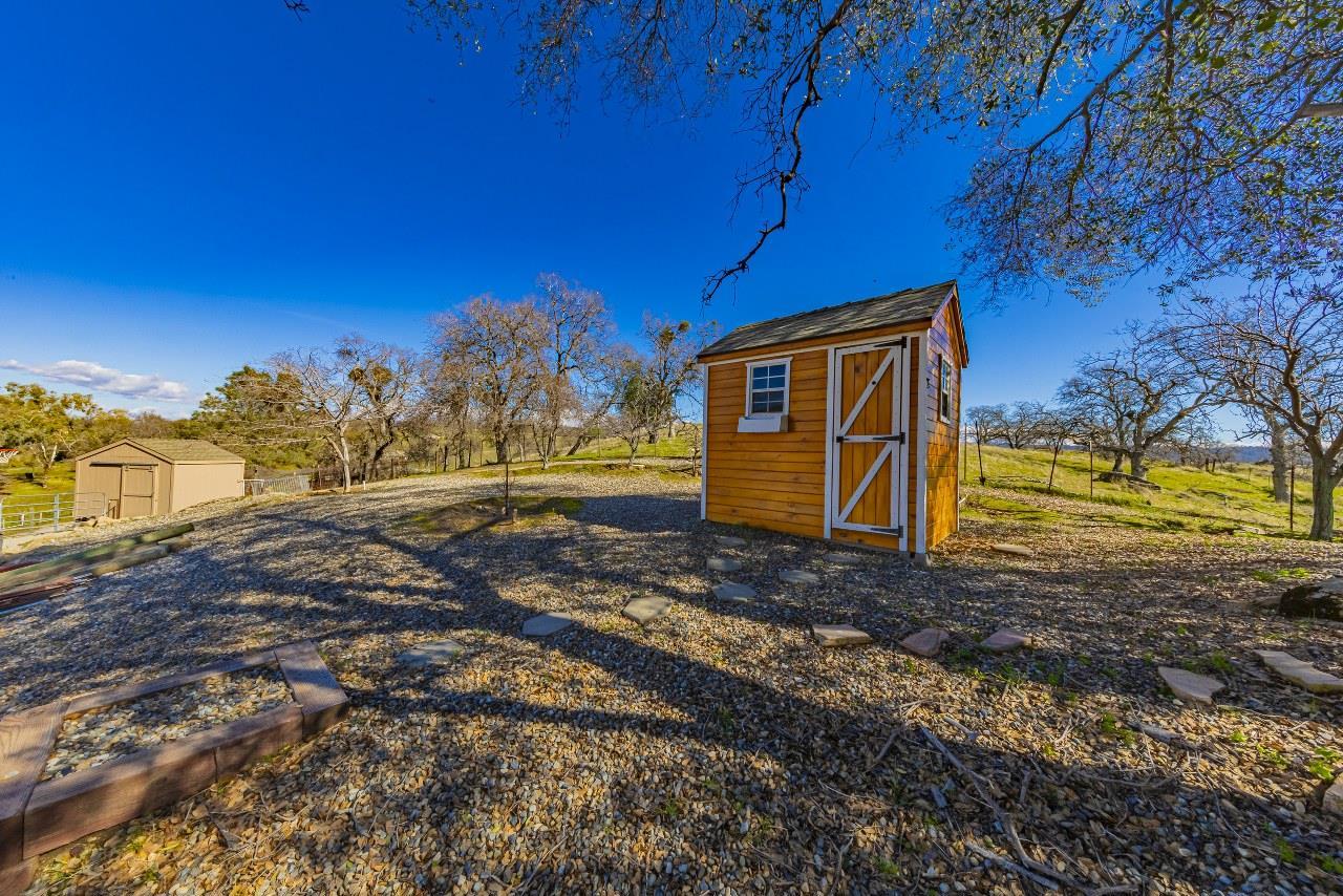 Raymond, California, 93653, United States, 5 Bedrooms Bedrooms, ,3 BathroomsBathrooms,Residential,For Sale,1996762