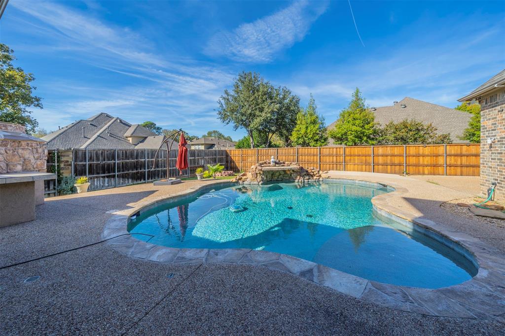 Arlington, Texas, 76017, United States, 4 Bedrooms Bedrooms, ,5 BathroomsBathrooms,Residential,For Sale,1982426