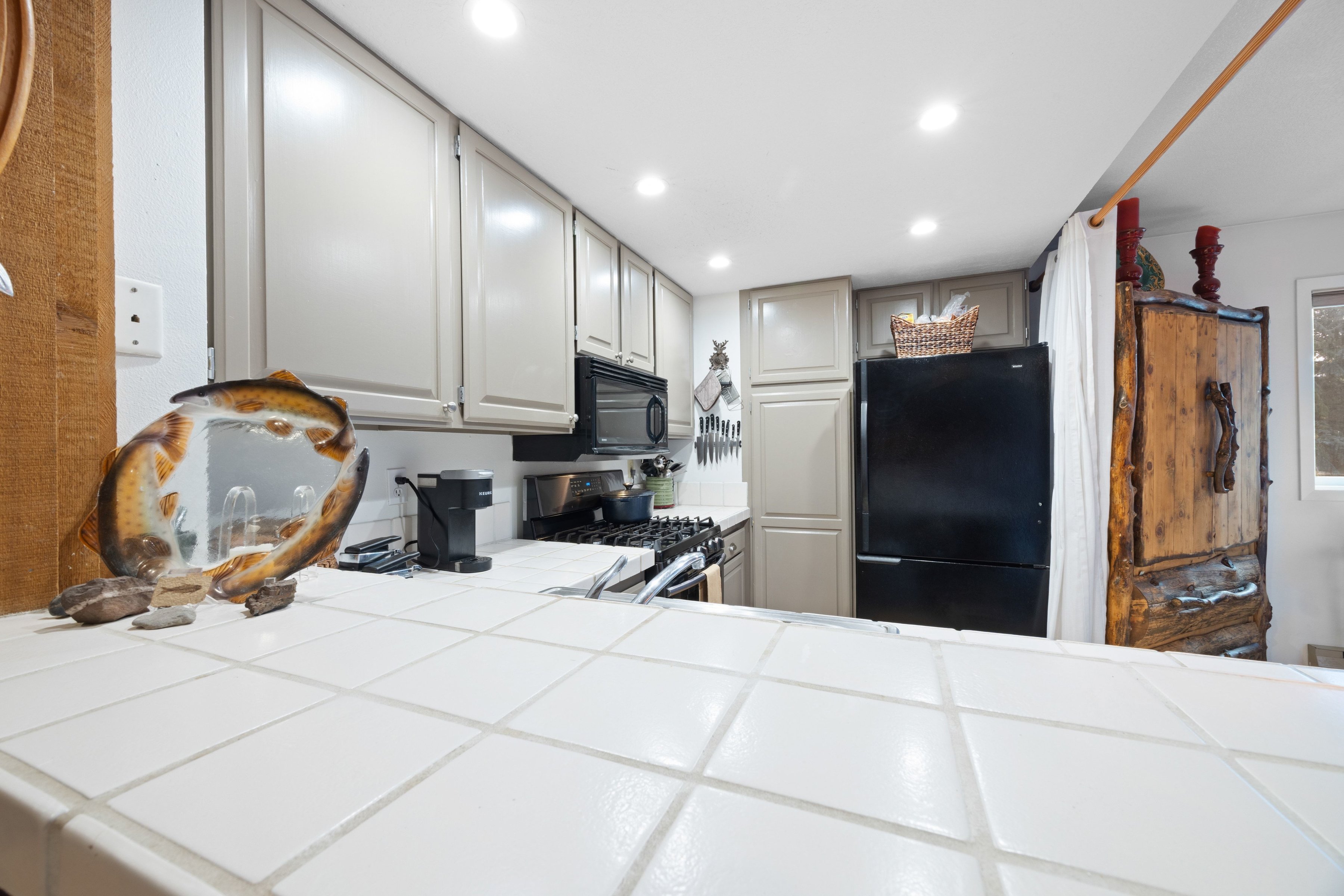  Beautifully Updated Two-Bedroom Elkhorn Condominium - 物件實景