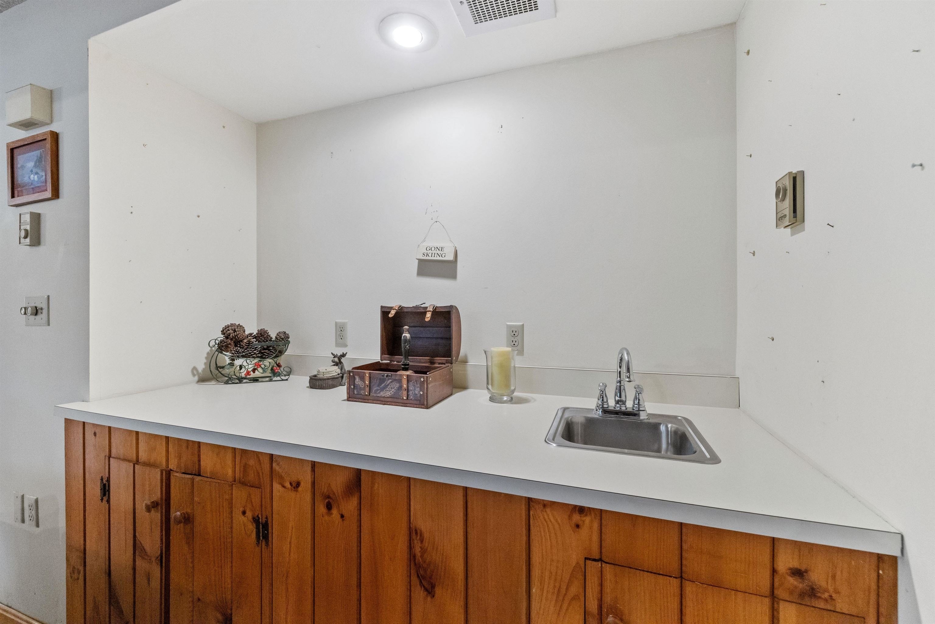 Woodstock, New Hampshire, 03262, United States, 2 Bedrooms Bedrooms, ,3 BathroomsBathrooms,Residential,For Sale,1977442