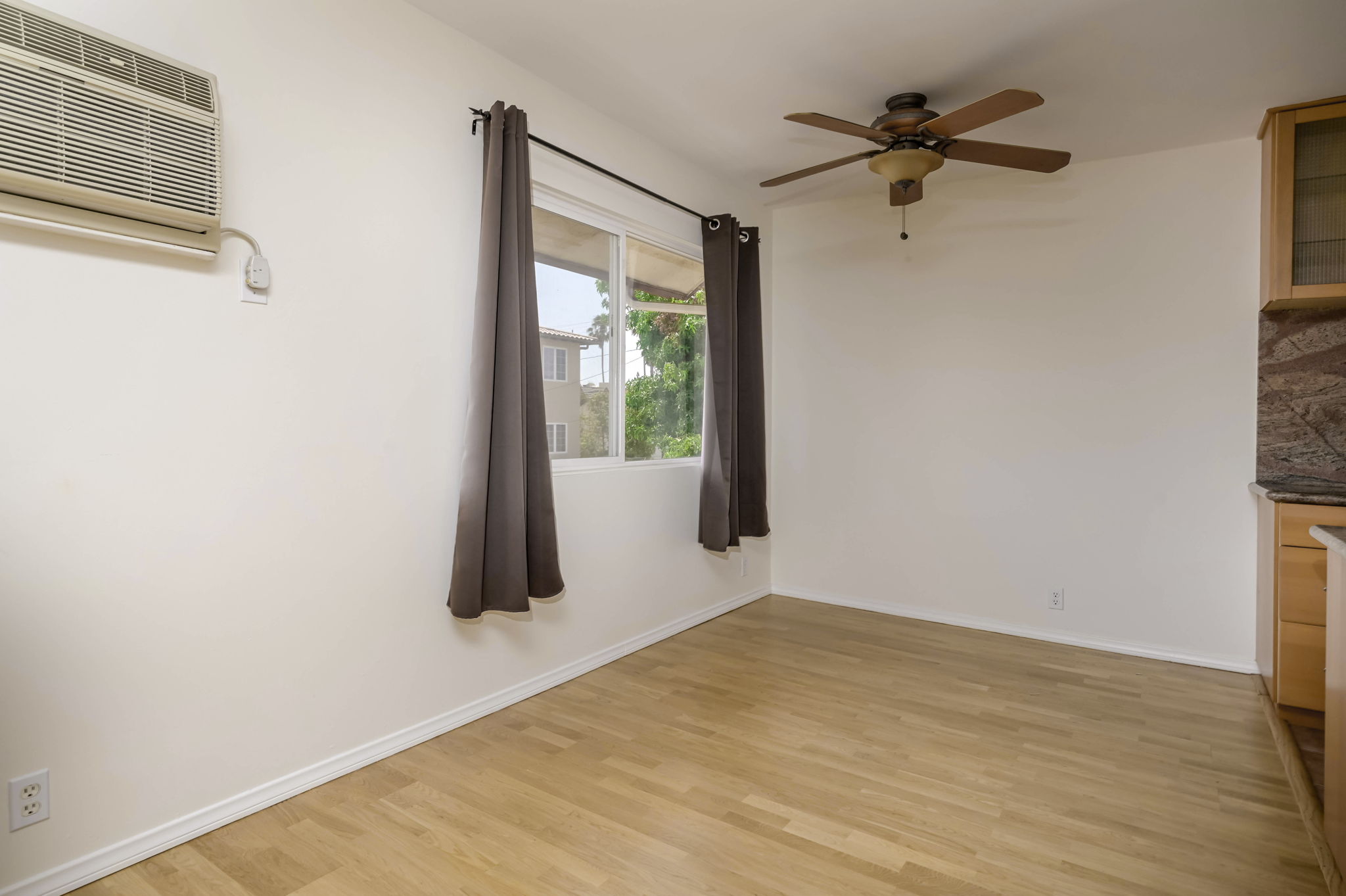 Culver City, California, 90232, United States, 2 Bedrooms Bedrooms, ,2 BathroomsBathrooms,Residential,For Sale,1921770