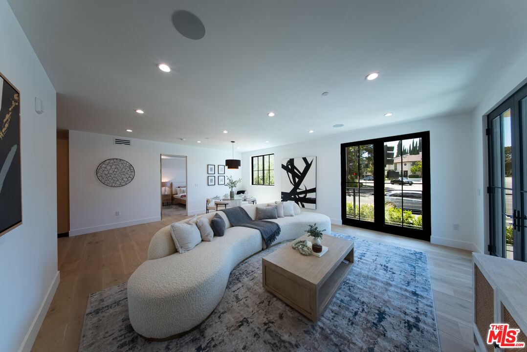 Toluca Lake, California, 91602, United States, 3 Bedrooms Bedrooms, ,3 BathroomsBathrooms,Residential,For Sale,1836680