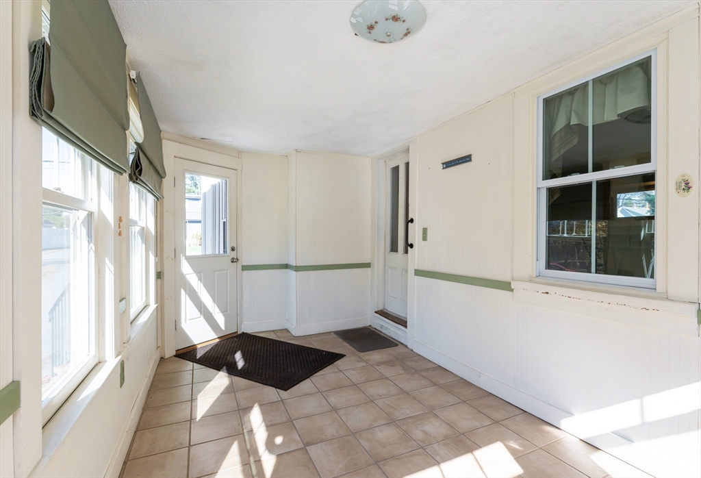 Billerica, Massachusetts, 01821, United States, 3 Bedrooms Bedrooms, ,2 BathroomsBathrooms,Residential,For Sale,1991745