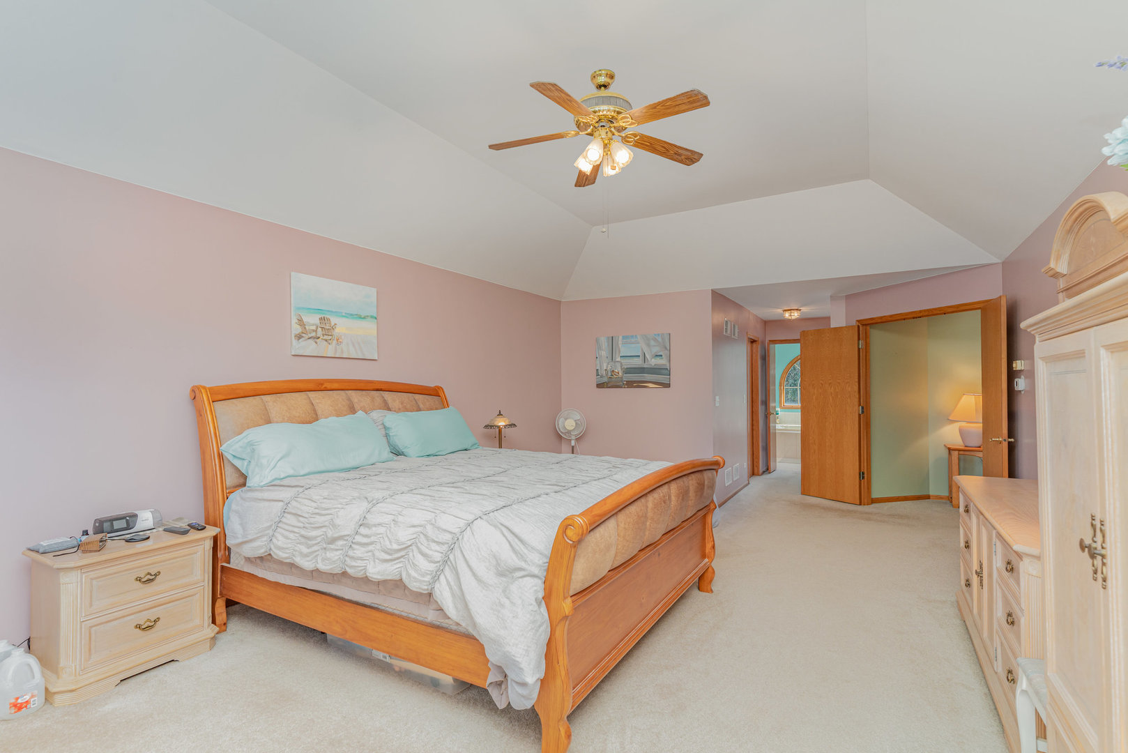 Mokena, Illinois, 60448, United States, 4 Bedrooms Bedrooms, ,4 BathroomsBathrooms,Residential,For Sale,2013568