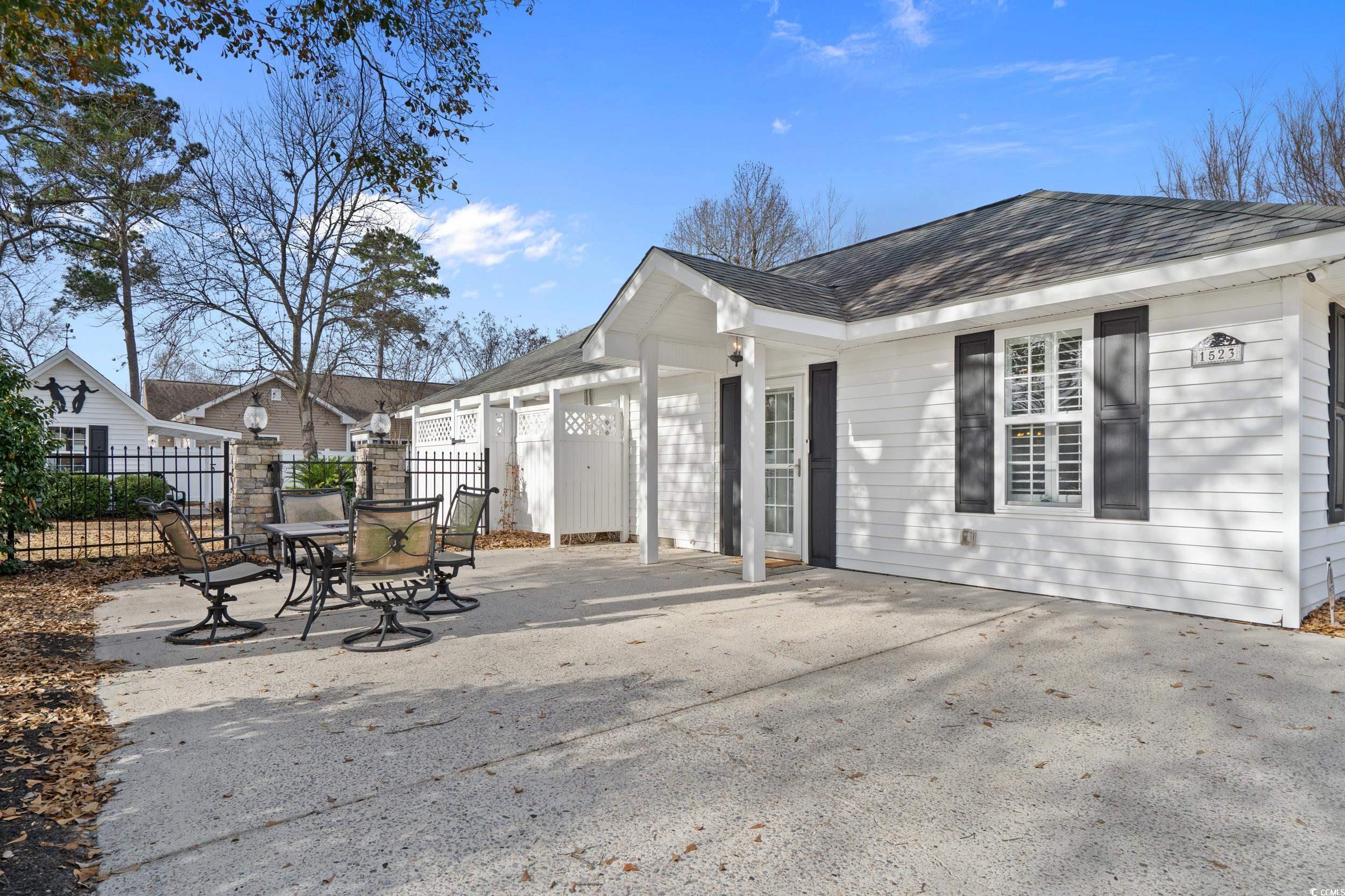 North Myrtle Beach, South Carolina, 29582, United States, 3 Bedrooms Bedrooms, ,2 BathroomsBathrooms,Residential,For Sale,2007488