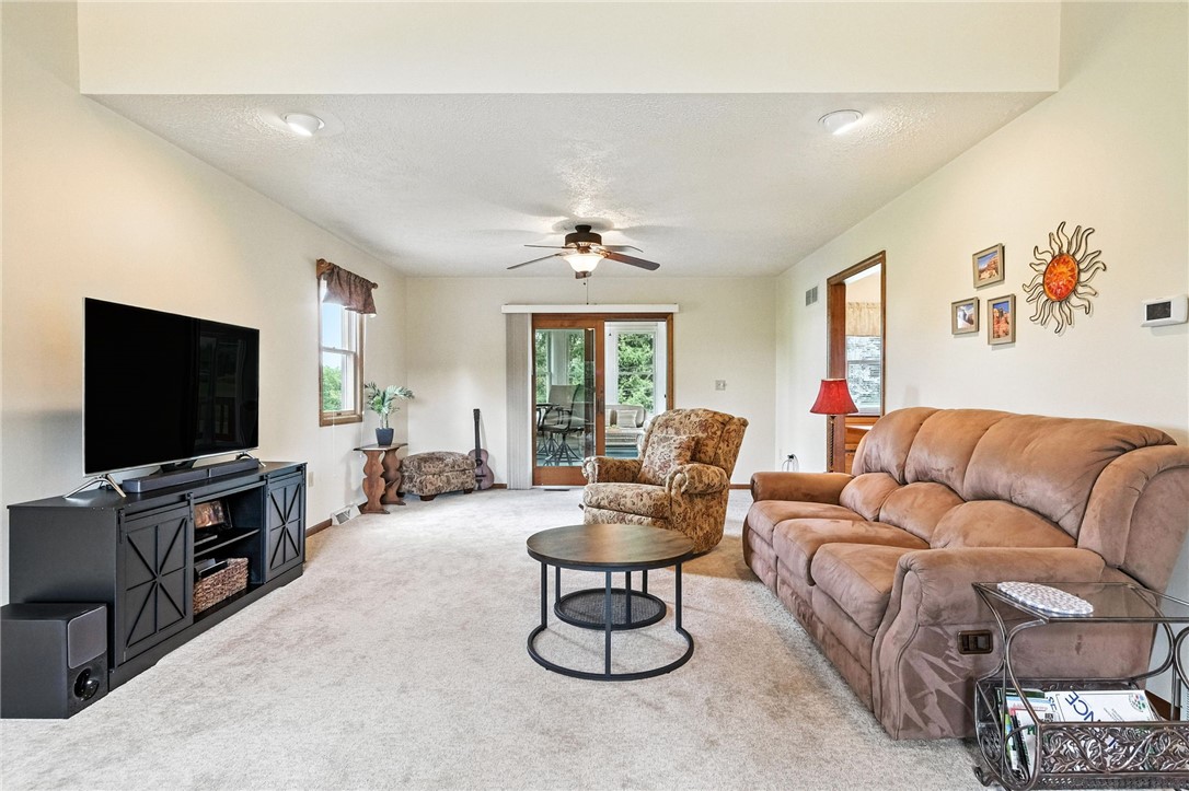 Adams Twp, Pennsylvania, 16046, United States, 3 Bedrooms Bedrooms, ,3 BathroomsBathrooms,Residential,For Sale,1896519
