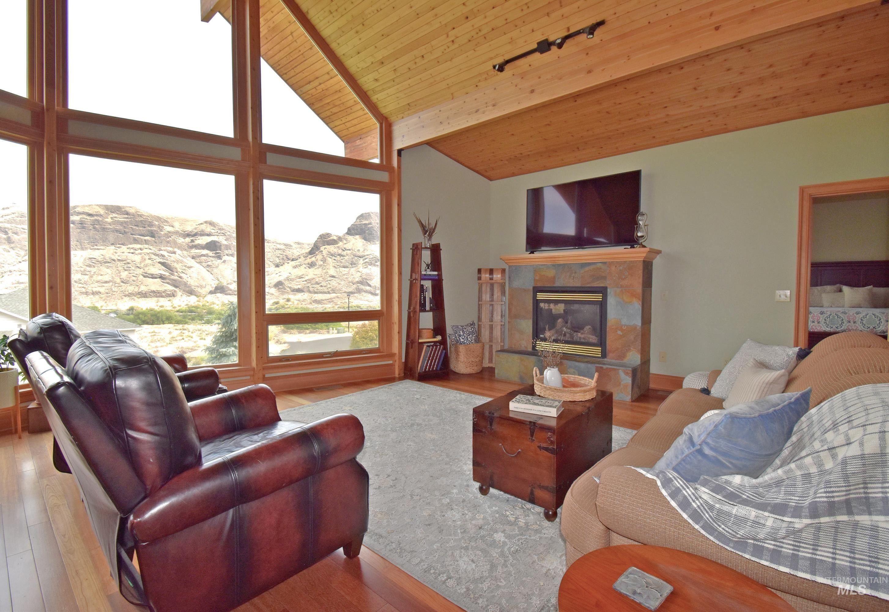 Asotin, Washington, 99402, United States, 3 Bedrooms Bedrooms, ,3 BathroomsBathrooms,Residential,For Sale,1942718