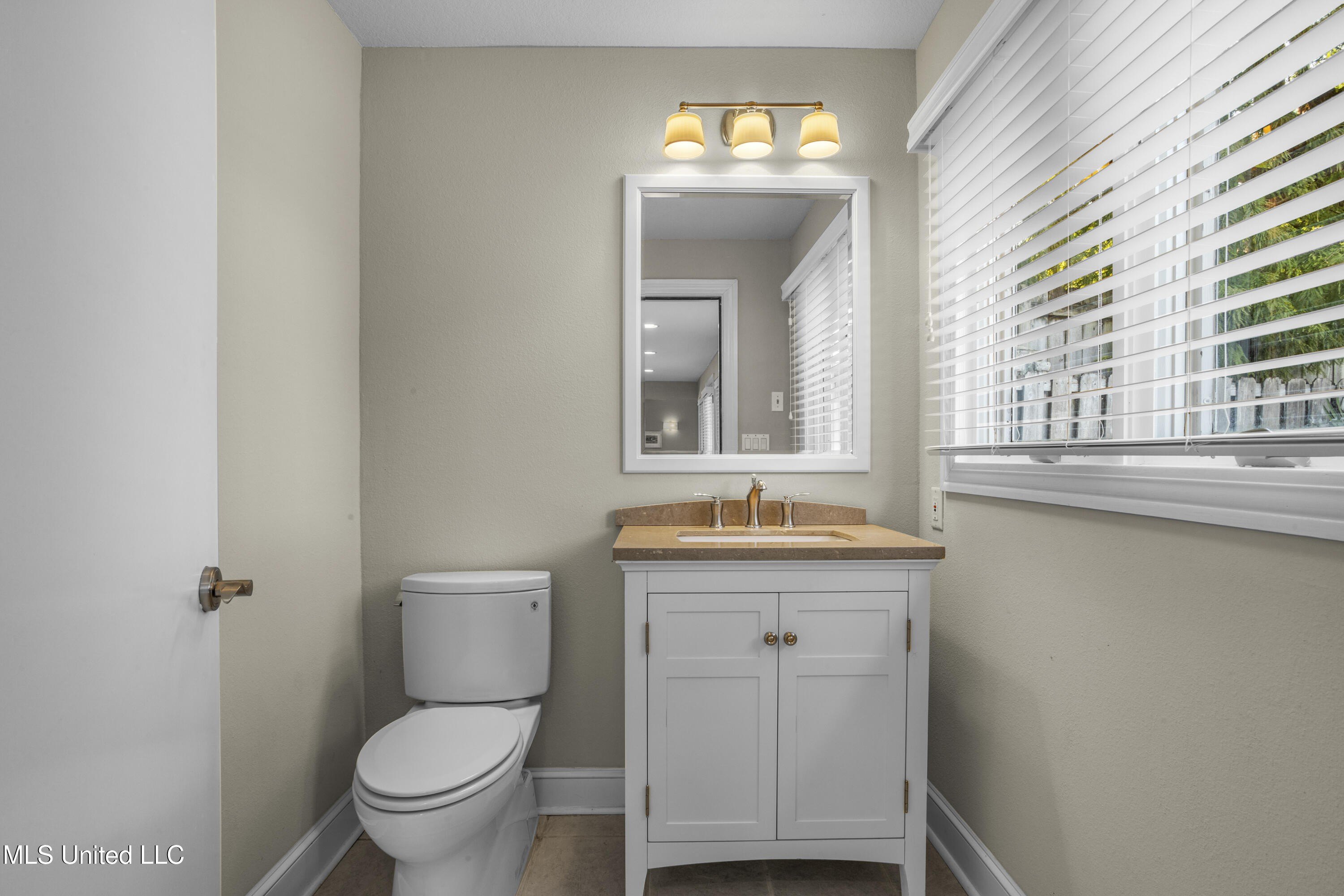 Gulfport, Mississippi, 39507, United States, 4 Bedrooms Bedrooms, ,4 BathroomsBathrooms,Residential,For Sale,1974539