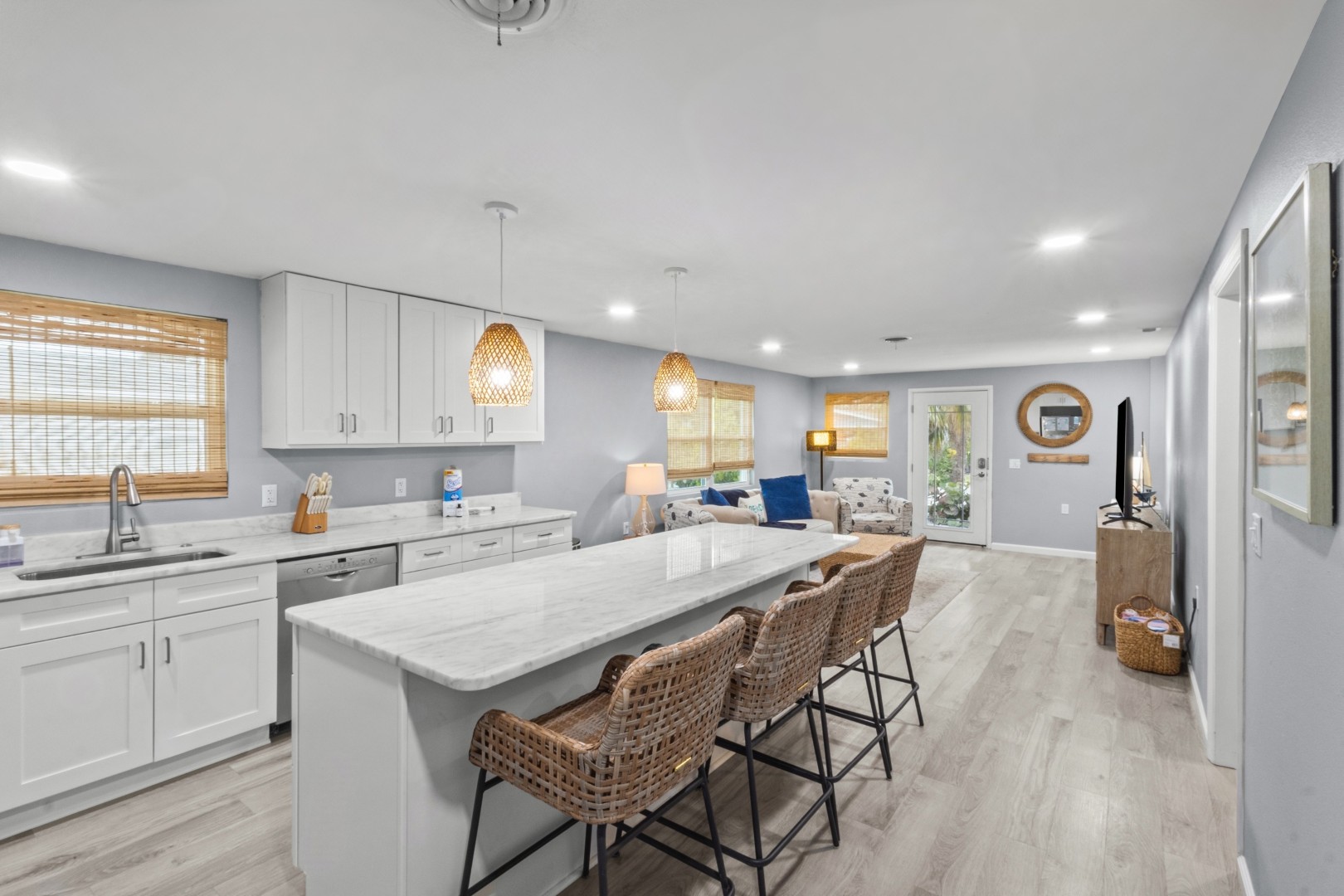Longboat Key, Florida, 34228, United States, 4 Bedrooms Bedrooms, ,2 BathroomsBathrooms,Residential,For Sale,2017303