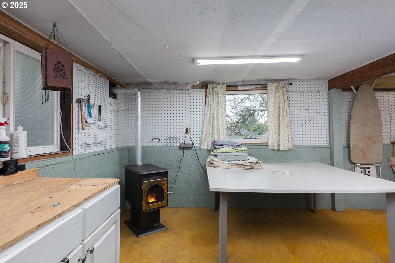 Lincoln City, Oregon, 97367, United States, 2 Bedrooms Bedrooms, ,1 BathroomBathrooms,Residential,For Sale,1736931