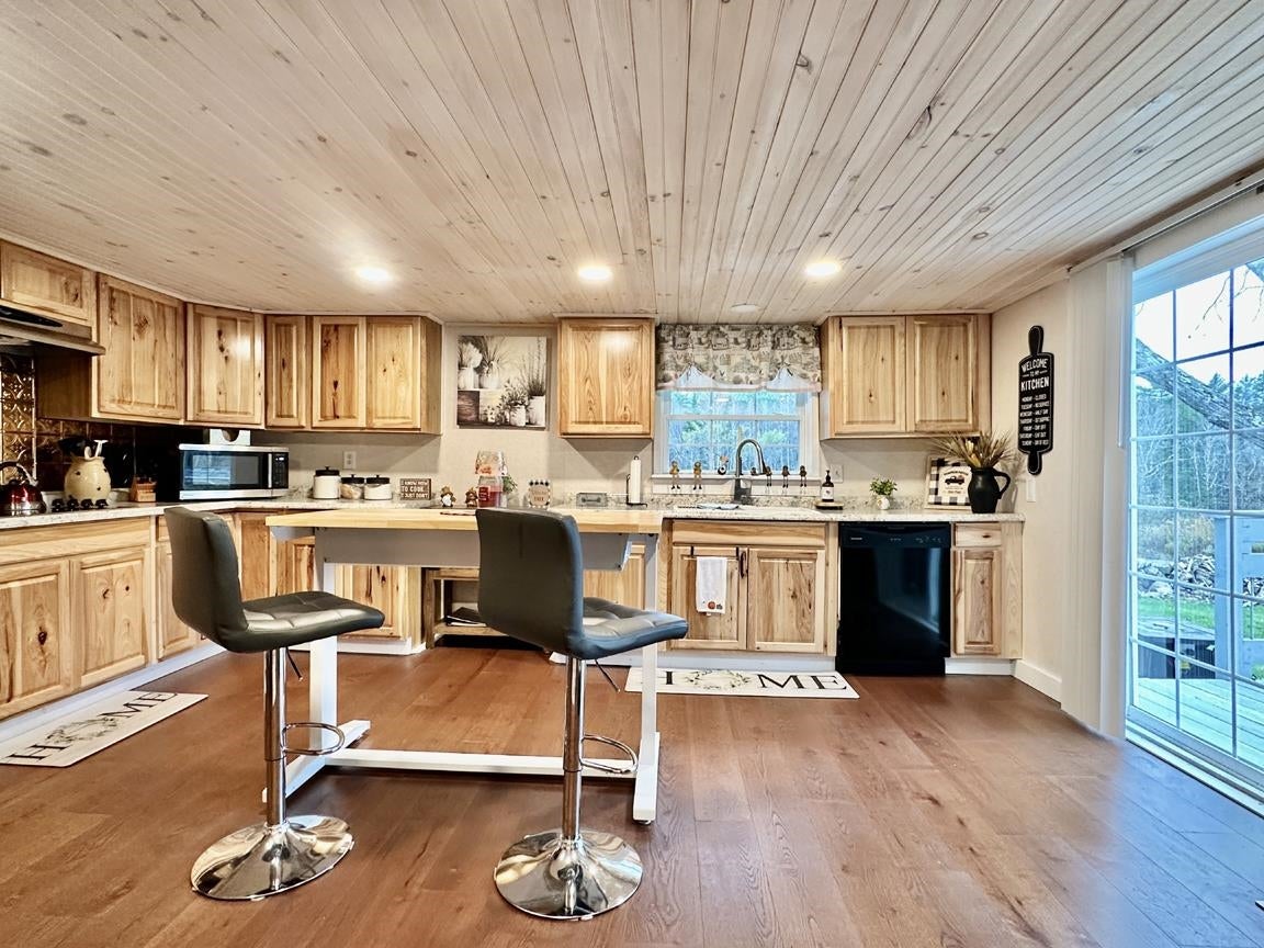 Plymouth, New Hampshire, 03264, United States, 4 Bedrooms Bedrooms, ,1 BathroomBathrooms,Residential,For Sale,1993277