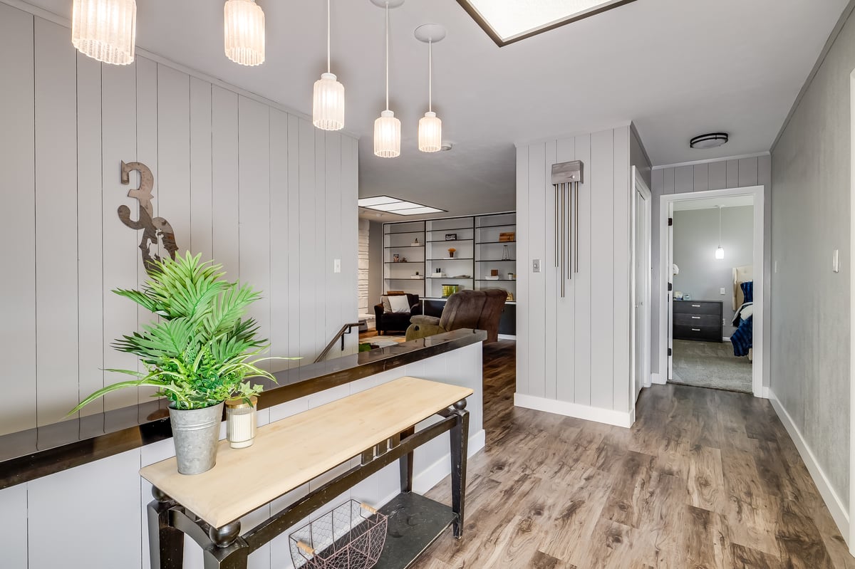 Cheyenne, Wyoming, 82009, United States, 6 Bedrooms Bedrooms, ,2 BathroomsBathrooms,Residential,For Sale,1979014