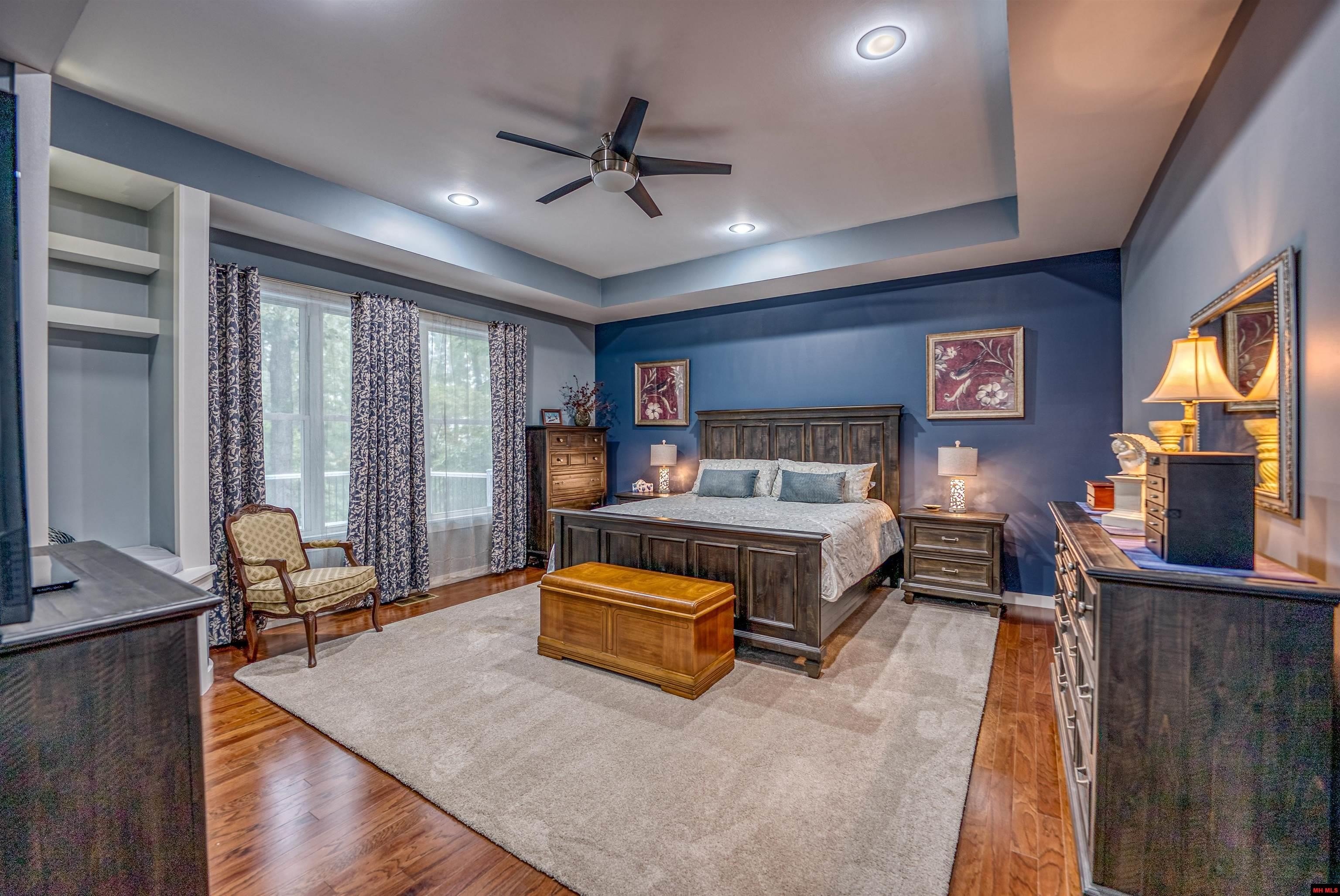 Mountain Home, Arkansas, 72653, United States, 3 Bedrooms Bedrooms, ,4 BathroomsBathrooms,Residential,For Sale,1935895