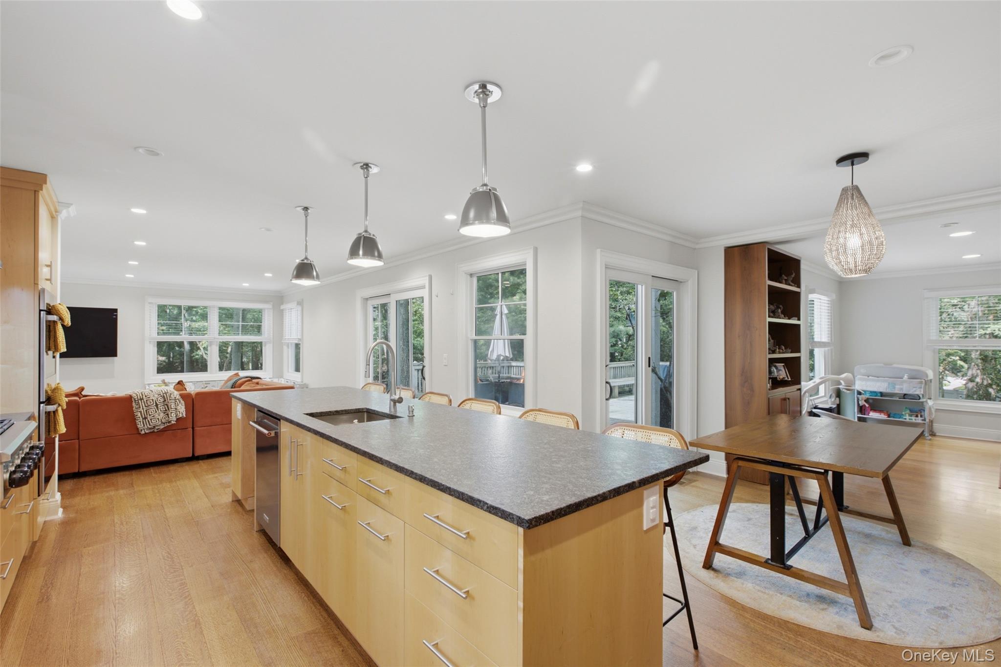  18 W Meadow Road, Setauket, NY, 11733 - 物件實景