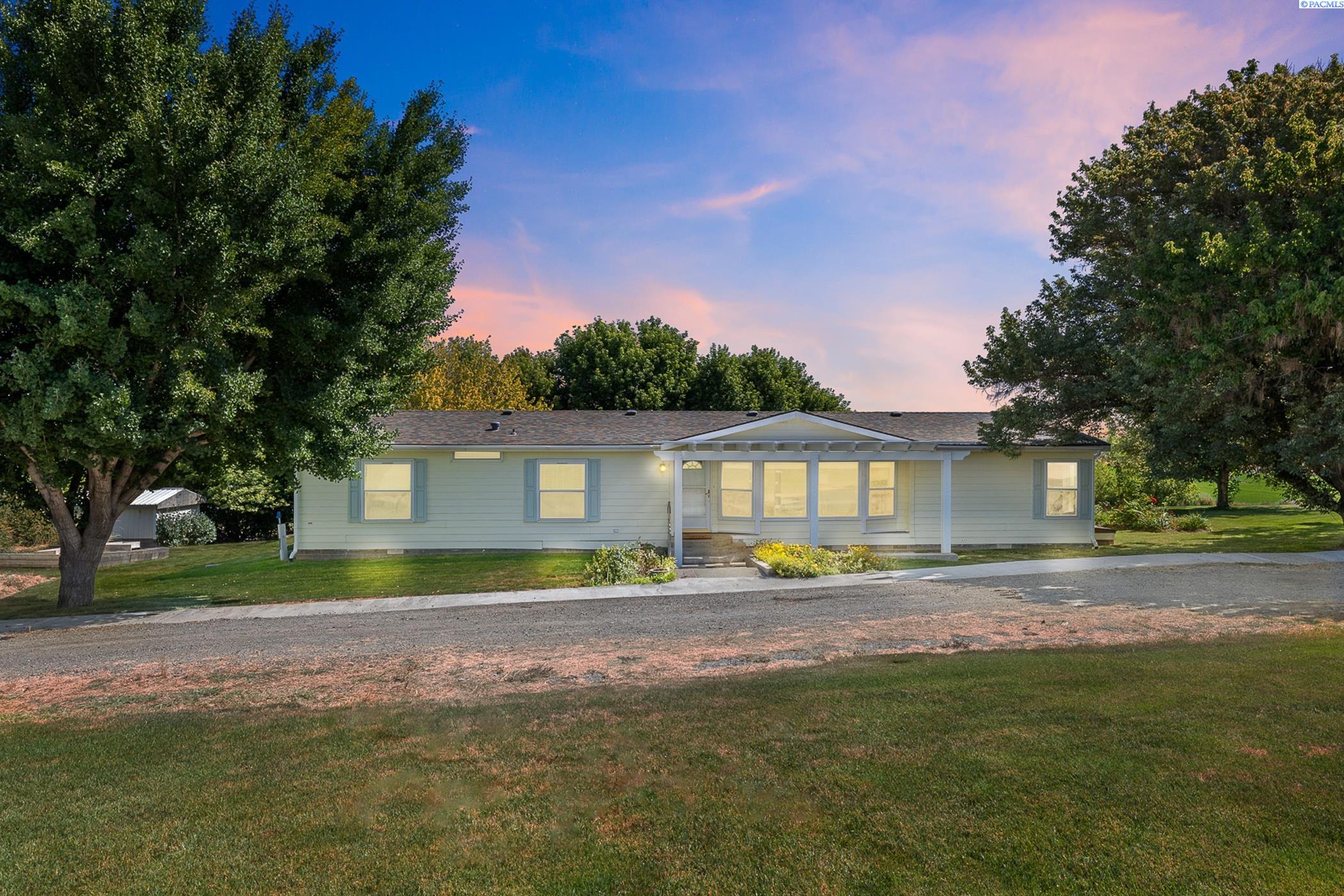 Eltopia, Washington, 99330, United States, 4 Bedrooms Bedrooms, ,1 BathroomBathrooms,Residential,For Sale,1901493