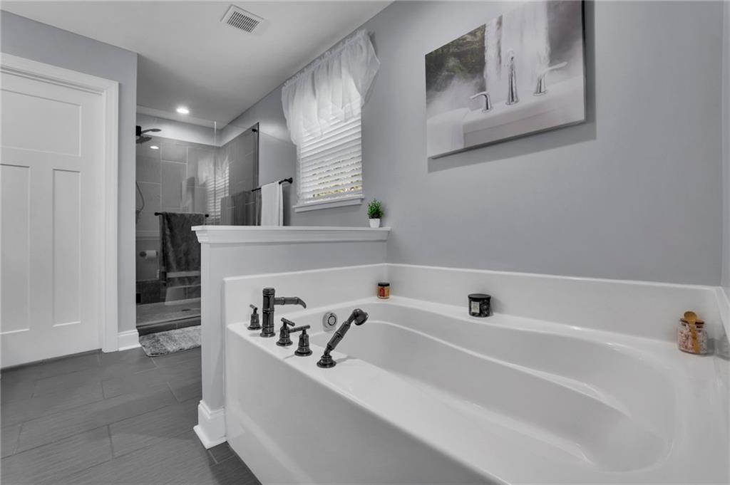 Dahlonega, Georgia, 30533, United States, 4 Bedrooms Bedrooms, ,4 BathroomsBathrooms,Residential,For Sale,1889816
