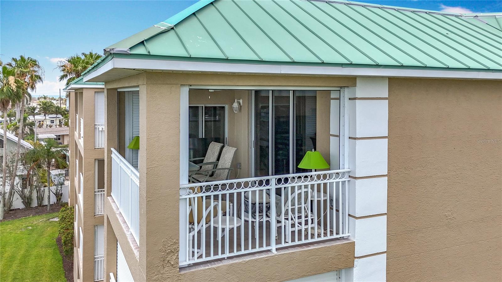Madeira Beach, Florida, 33708, United States, 2 Bedrooms Bedrooms, ,2 BathroomsBathrooms,Residential,For Sale,1981210