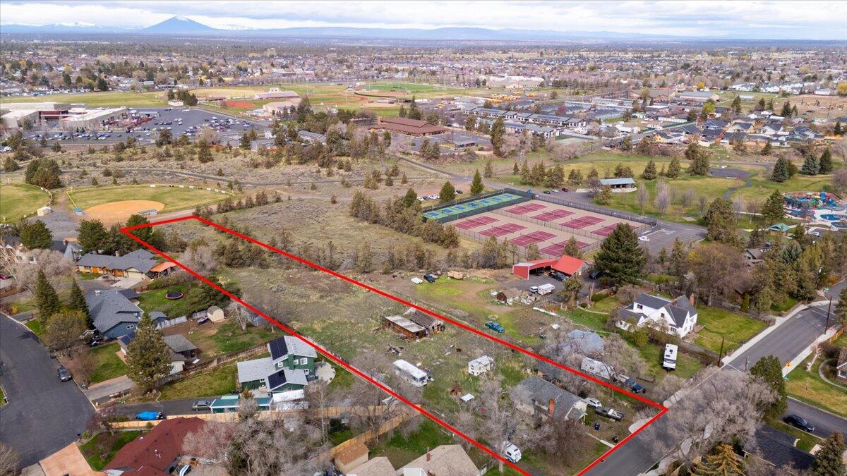 Redmond, Oregon, 97756, United States, 2 Bedrooms Bedrooms, ,1 BathroomBathrooms,Residential,For Sale,1937266