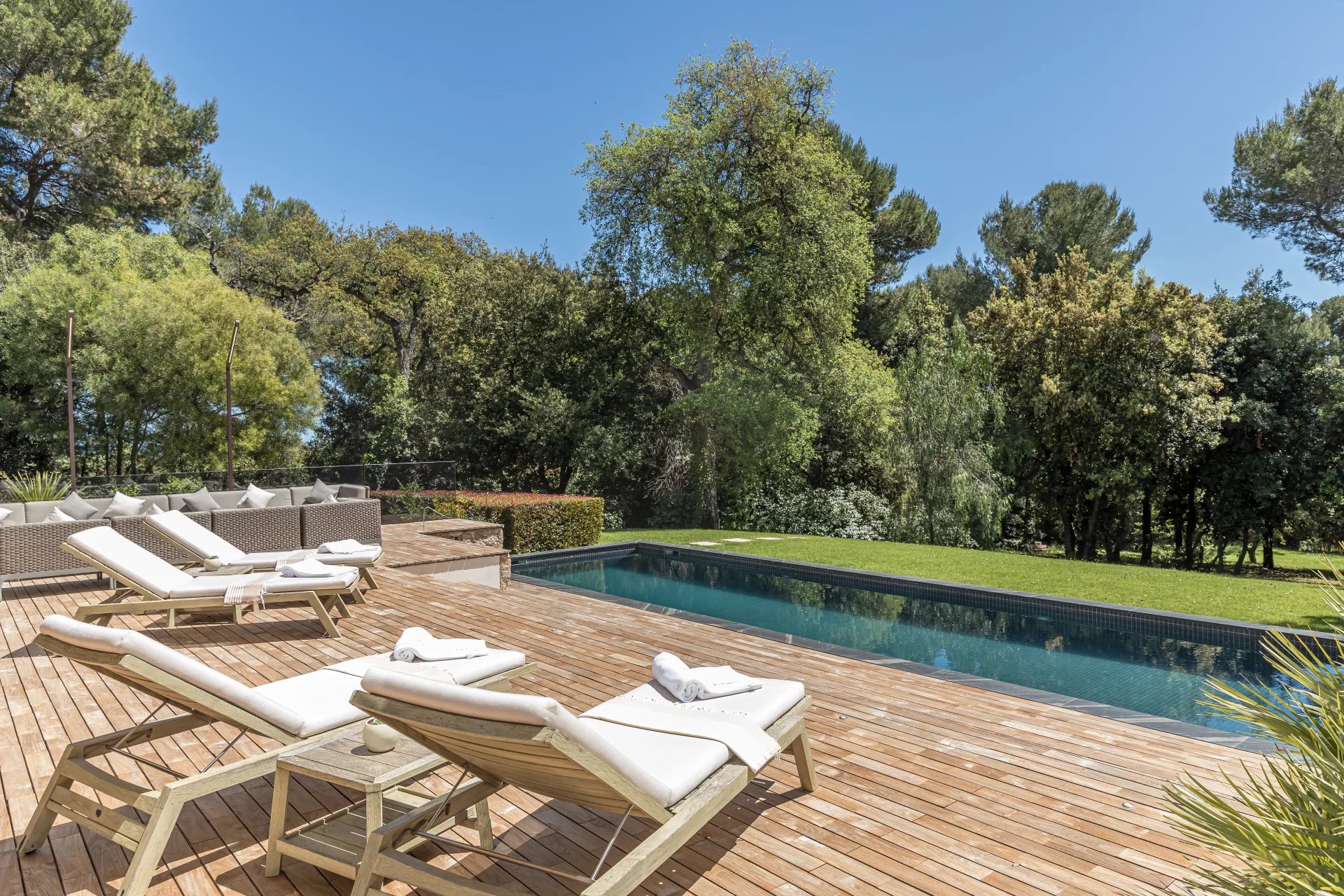 Antibes, Provence-Alpes-Côte d’Azur, 06600, FR, 8 Bedrooms Bedrooms, ,18 BathroomsBathrooms,Residential,For Sale,1728439