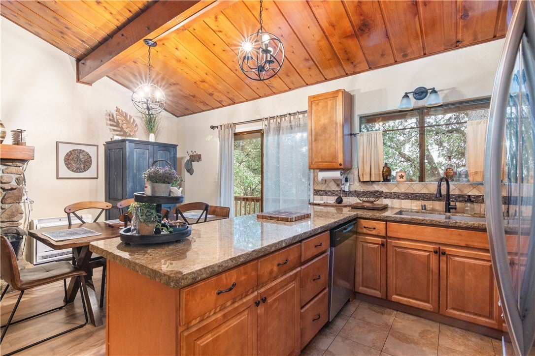 Idyllwild, California, 92549, United States, 3 Bedrooms Bedrooms, ,2 BathroomsBathrooms,Residential,For Sale,1728883