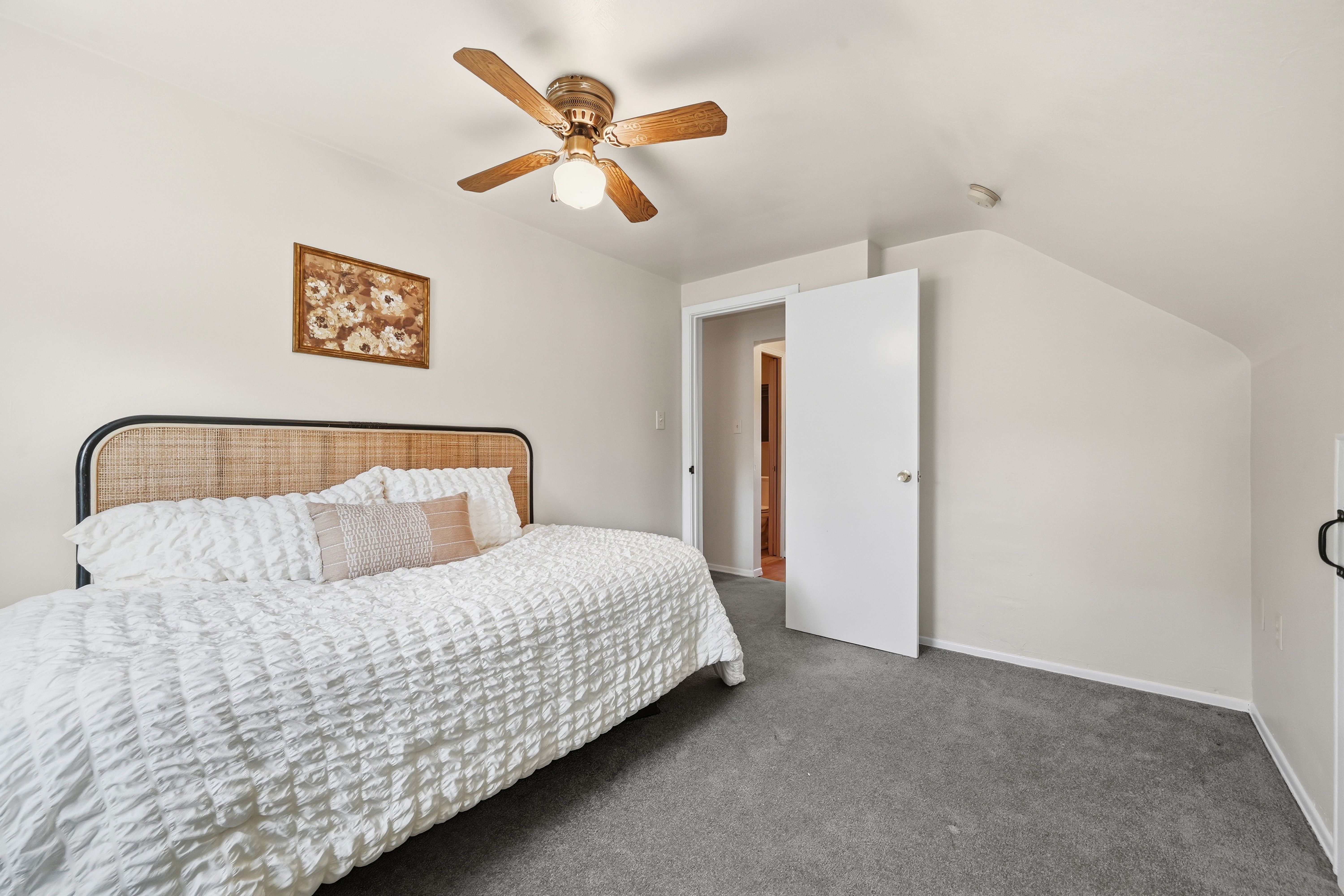  73 Clifford Drive, Pittsburgh, PA 15220 - 物件實景
