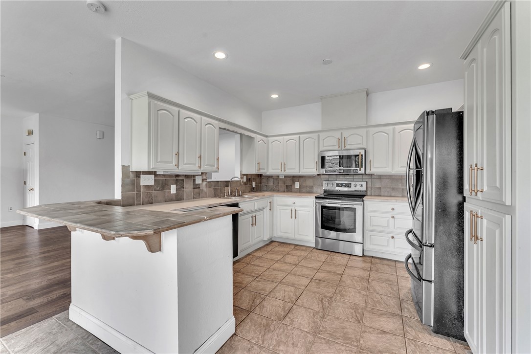 Bentonville, Arkansas, 72713, United States, 5 Bedrooms Bedrooms, ,3 BathroomsBathrooms,Residential,For Sale,1882390