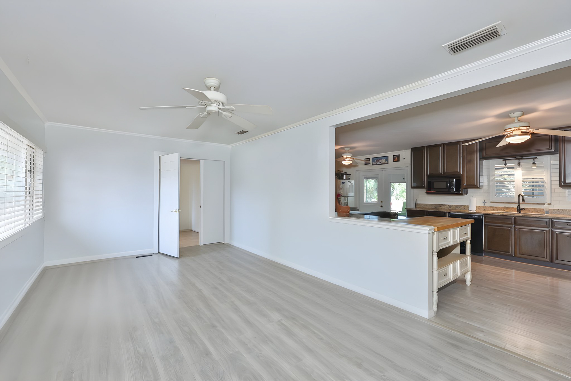 Wimauma, Florida, 33598, United States, 3 Bedrooms Bedrooms, ,2 BathroomsBathrooms,Residential,For Sale,2048380