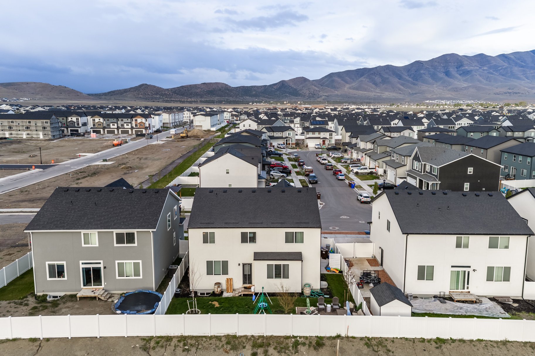  Better Than New Construction in Eagle Mountain, 2-Story with Finished Basement - 物件實景