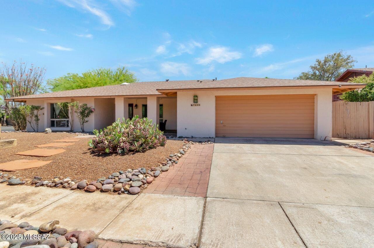 Tucson, Arizona, 85715, United States, 4 Bedrooms Bedrooms, ,2 BathroomsBathrooms,Residential,For Sale,1955495