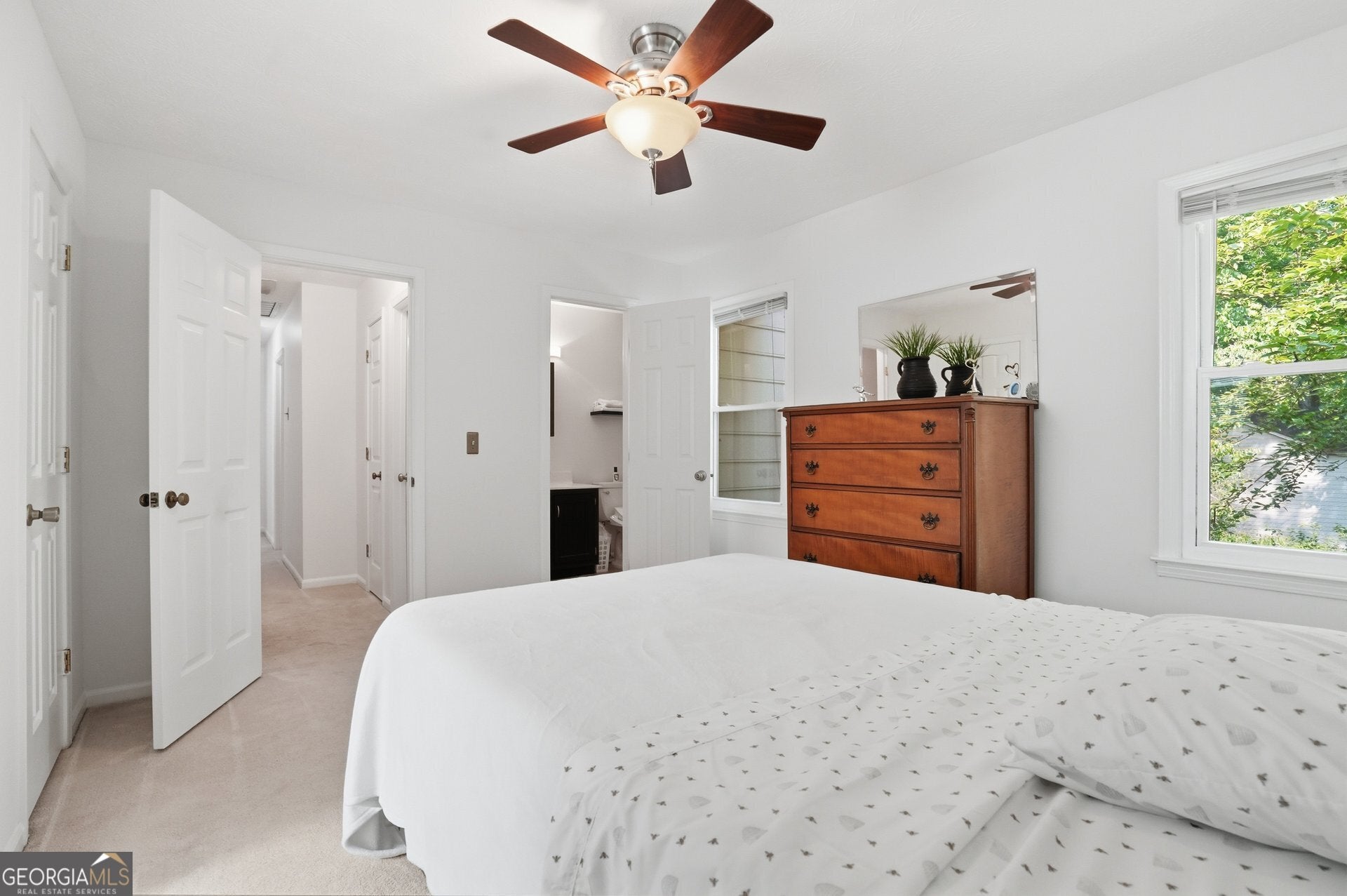 Roswell, Georgia, 30075, United States, 4 Bedrooms Bedrooms, ,3 BathroomsBathrooms,Residential,For Sale,2041114