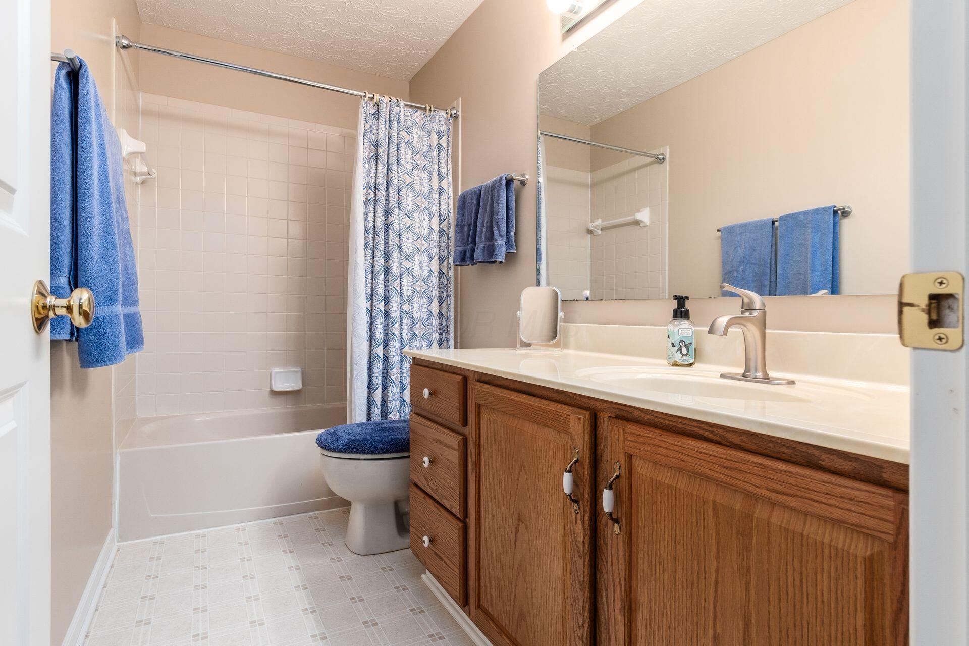 Dublin, Ohio, 43016, United States, 4 Bedrooms Bedrooms, ,4 BathroomsBathrooms,Residential,For Sale,1996840