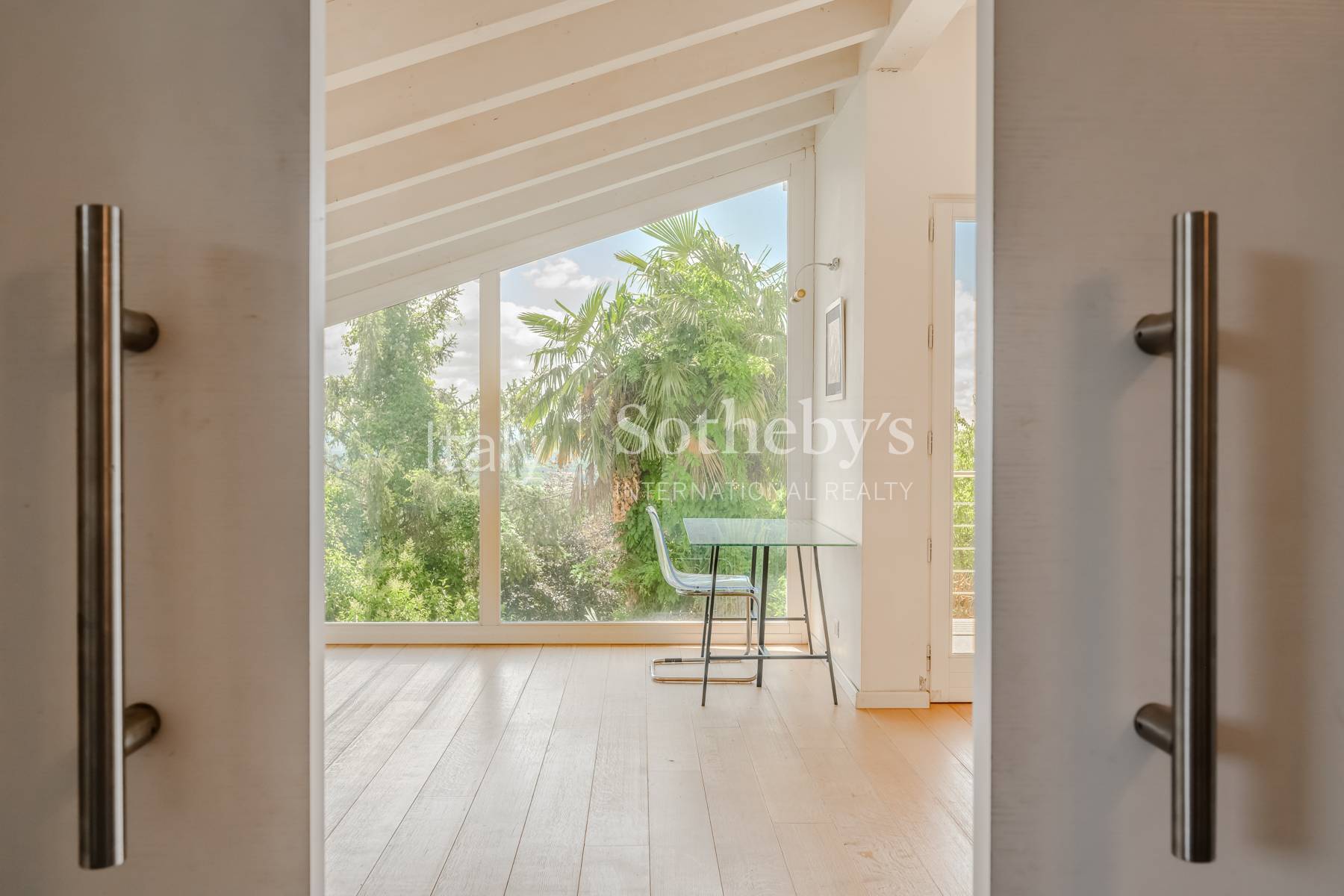  Contemporary villa with swimming pool and private park - 物件實景
