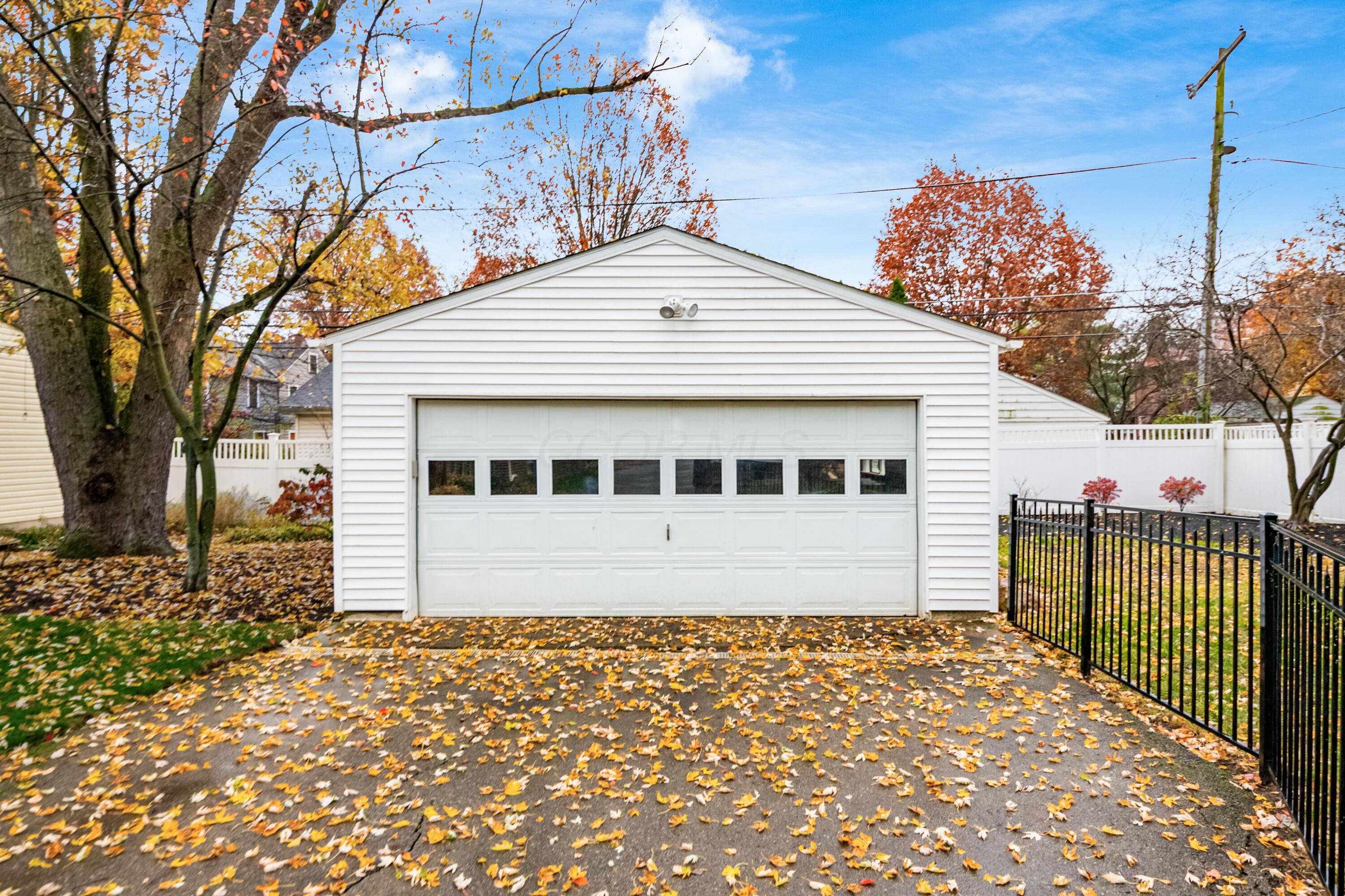 Columbus, Ohio, 43214, United States, 4 Bedrooms Bedrooms, ,3 BathroomsBathrooms,Residential,For Sale,1996077