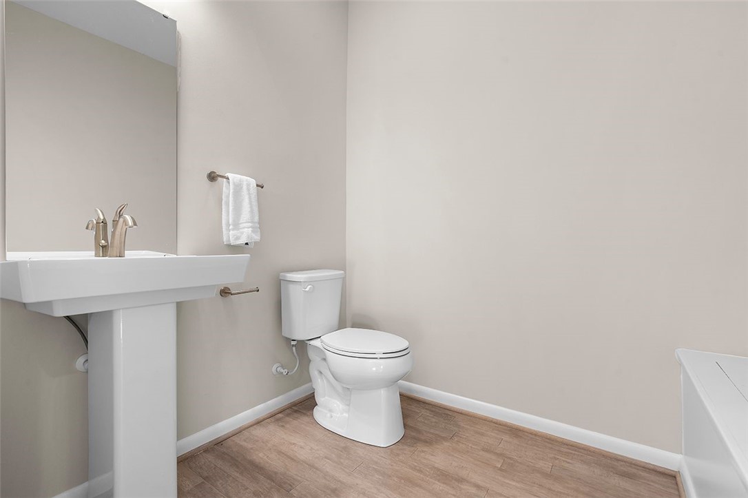 Ohio Twp, Pennsylvania, 15237, United States, 2 Bedrooms Bedrooms, ,3 BathroomsBathrooms,Residential,For Sale,1984724