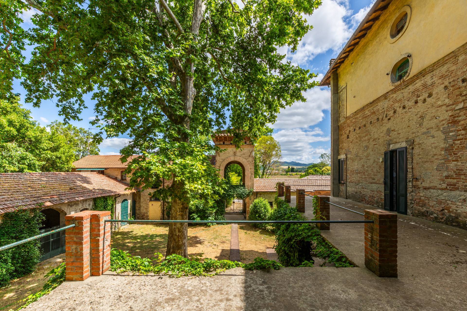 Perugia, Perugia, 06100, IT, 18 Bedrooms Bedrooms, ,5 BathroomsBathrooms,Residential,For Sale,1907420