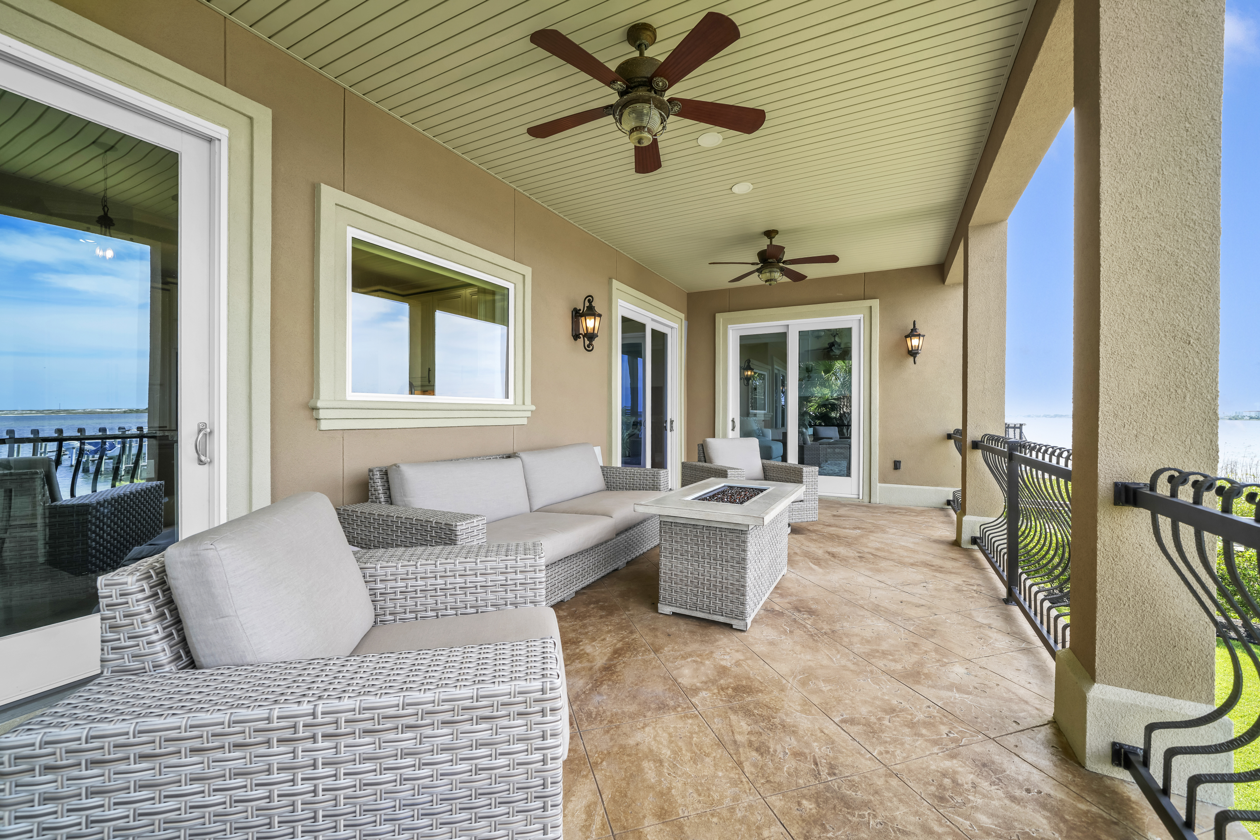  Extraordinary Sound and Gulf Views from a Refined Coastal Residence - 物件實景